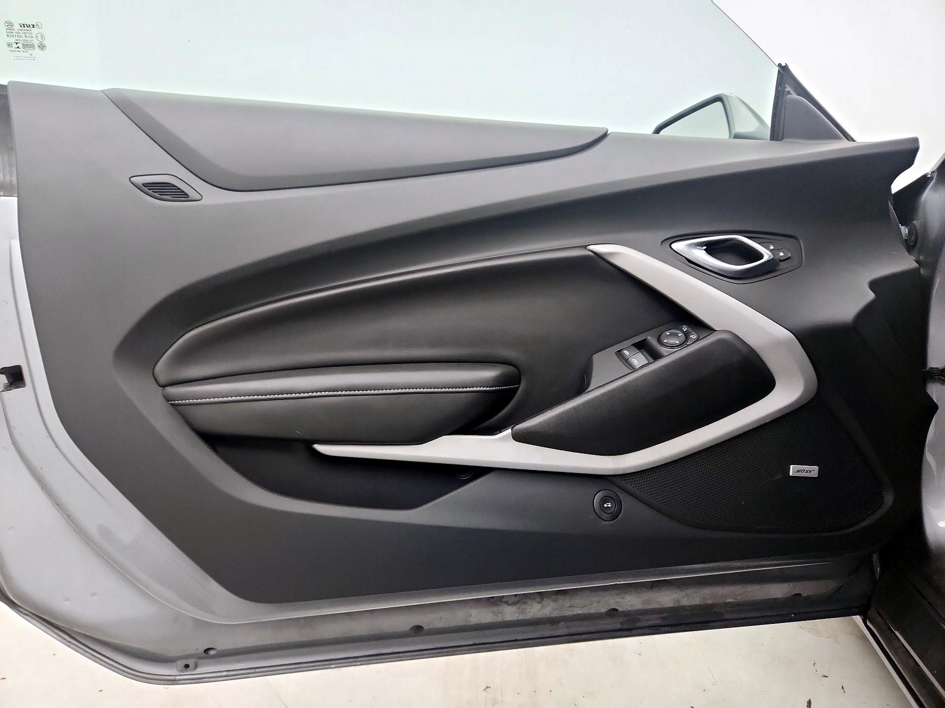 Thumbnail: 2019 Chevrolet Camaro - 12