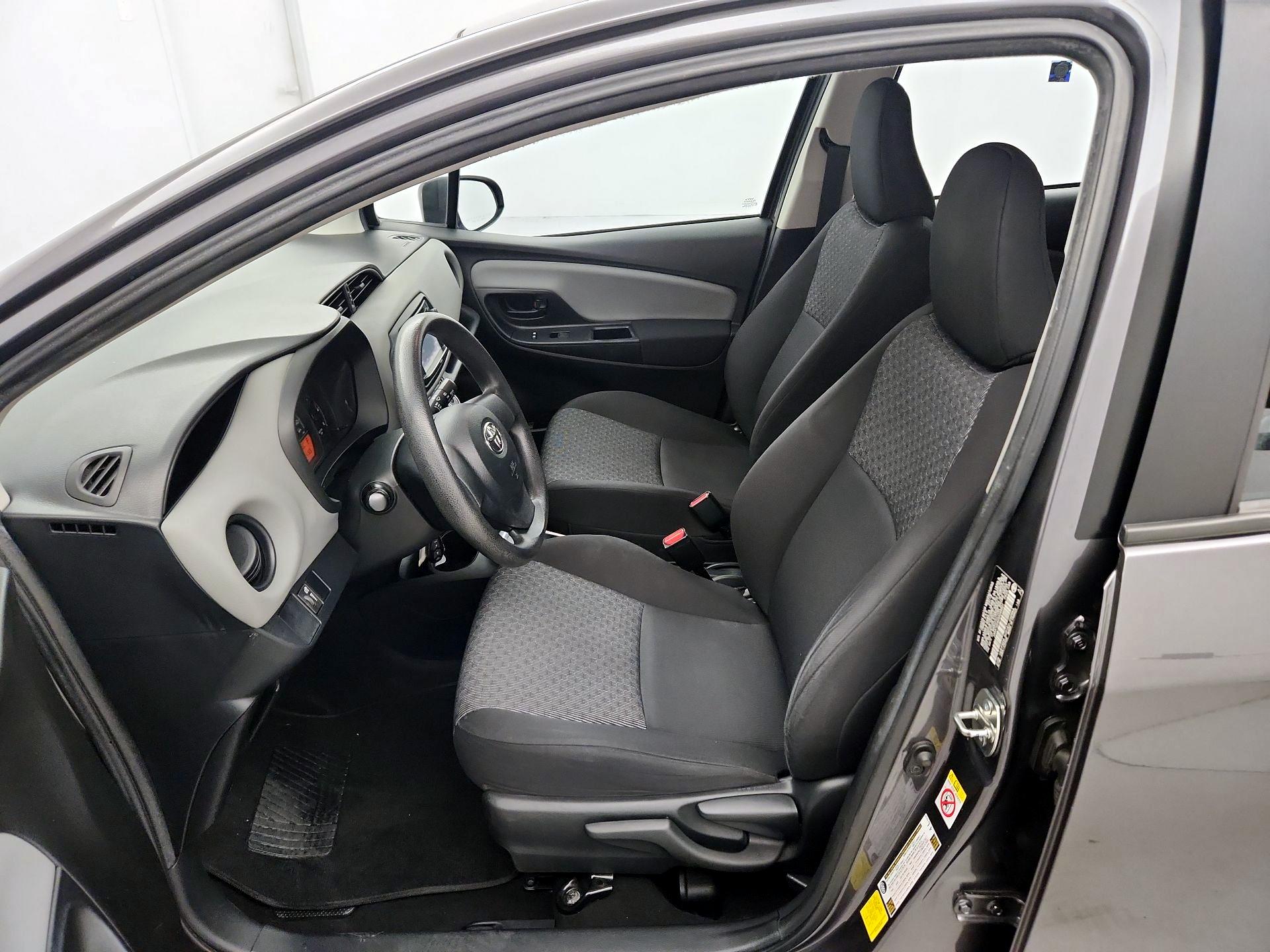 Thumbnail: 2016 Toyota Yaris - 11