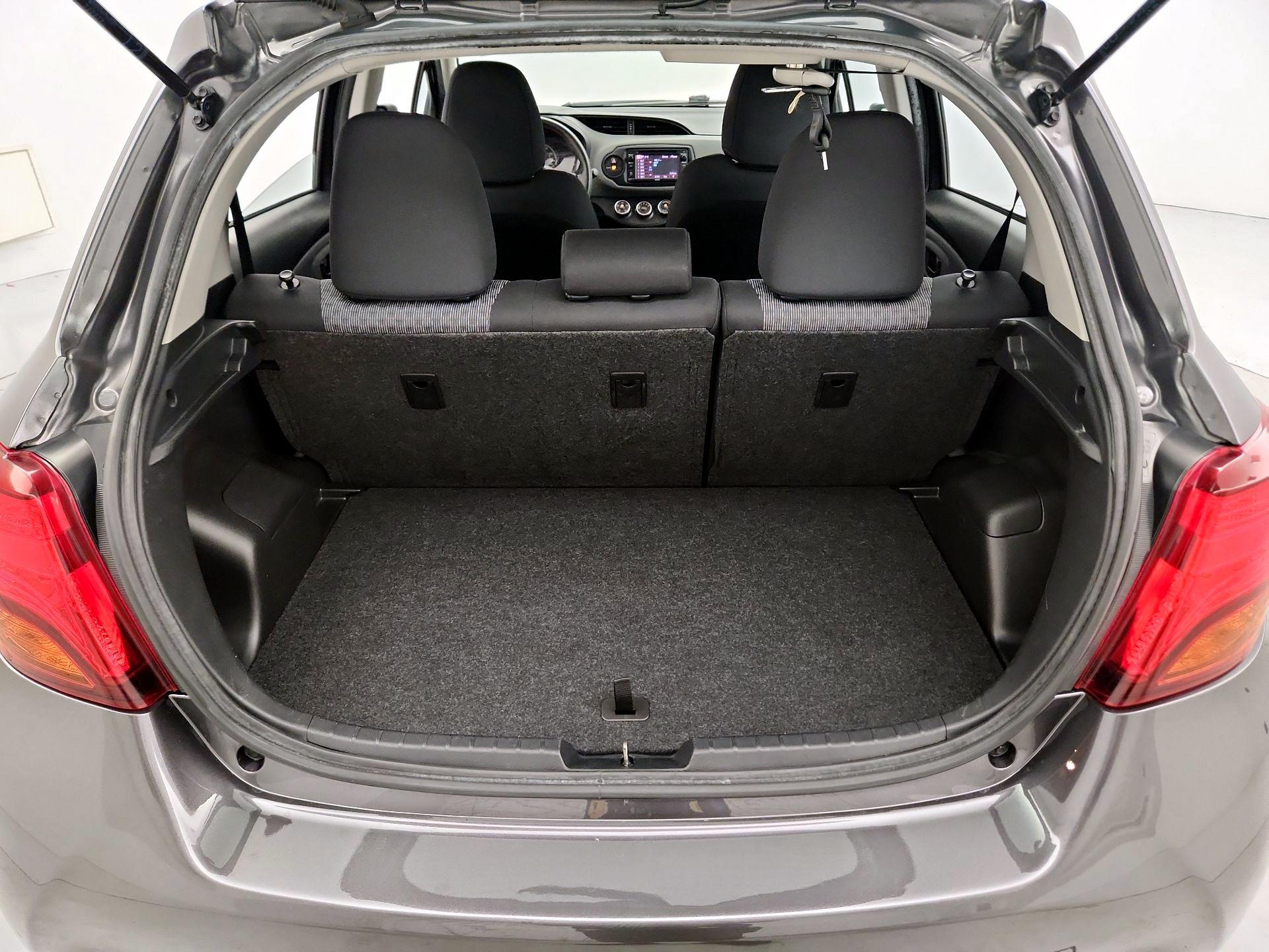 Thumbnail: 2016 Toyota Yaris - 19