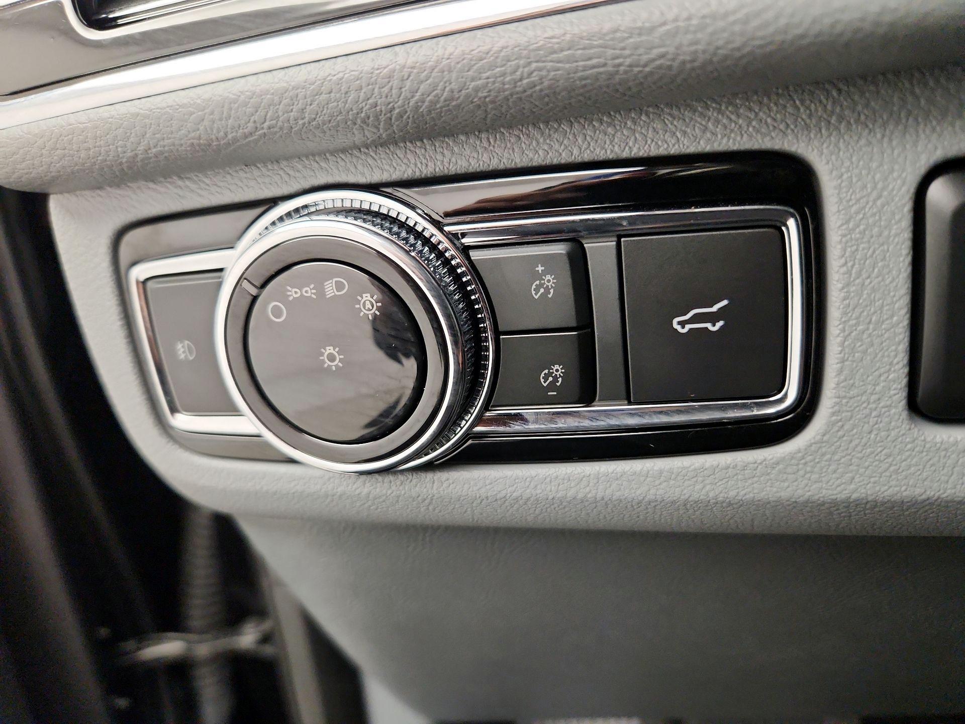Thumbnail: 2019 Lincoln Navigator L - 13