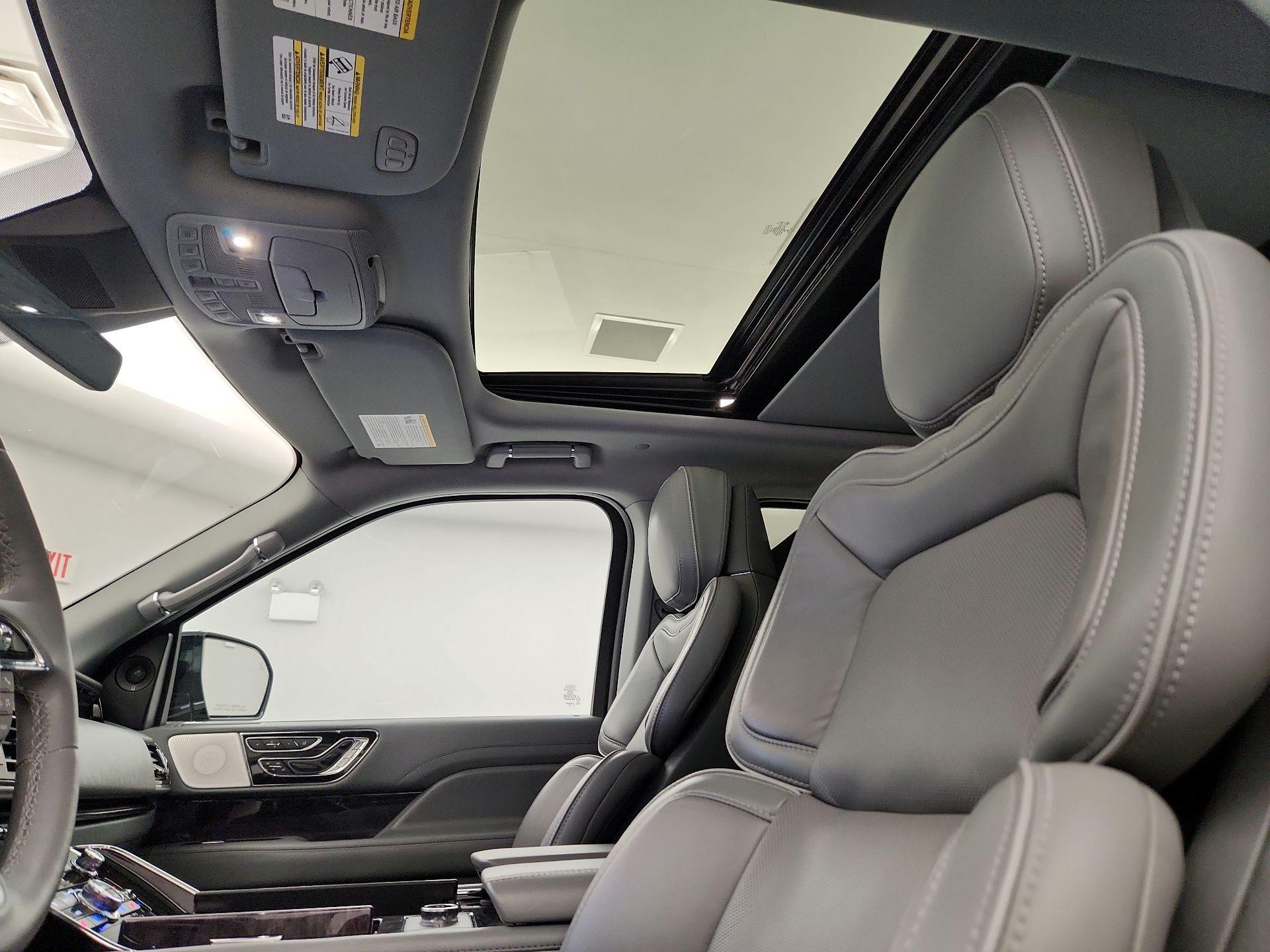 Thumbnail: 2019 Lincoln Navigator L - 20