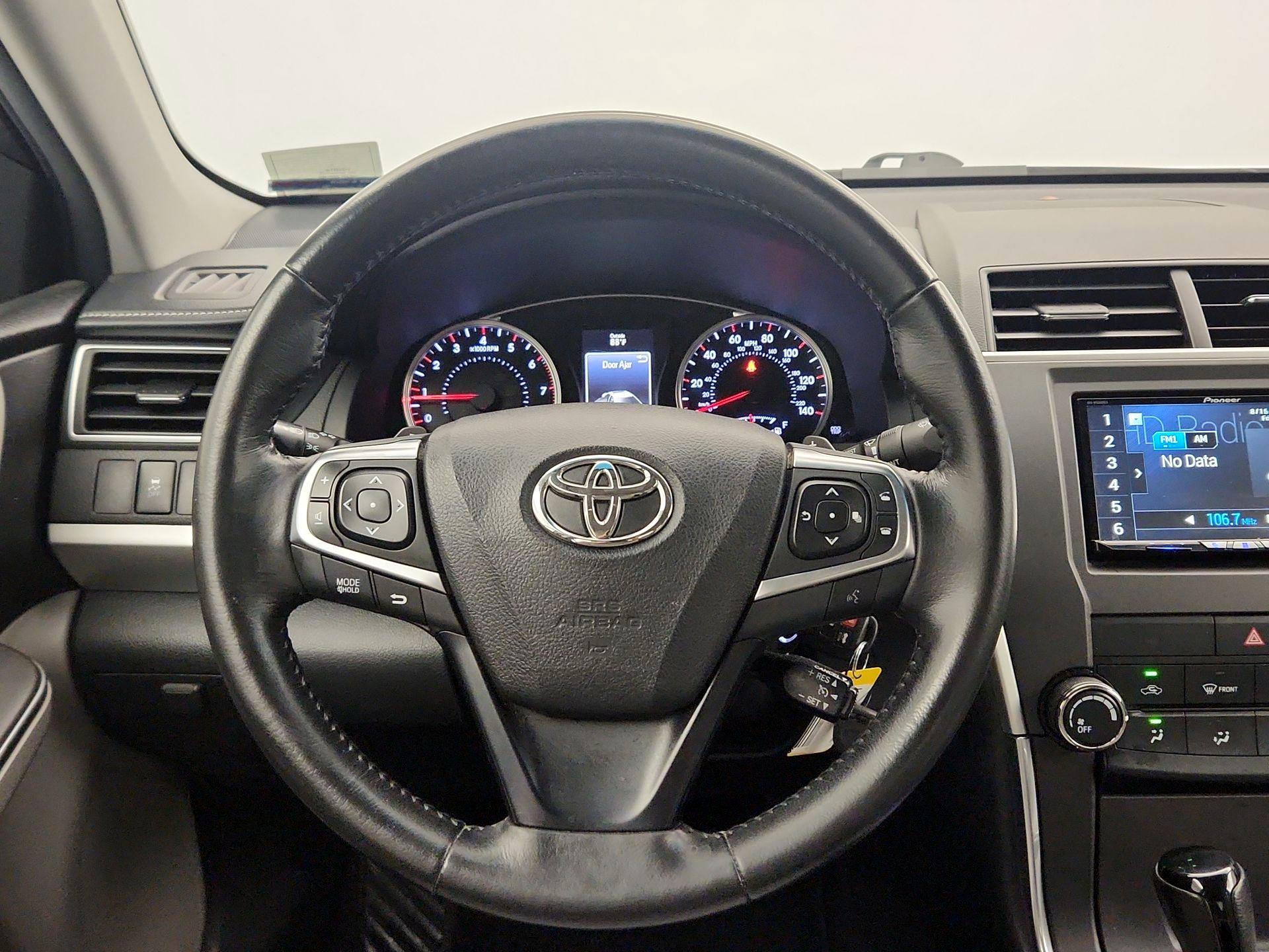 Thumbnail: 2016 Toyota Camry - 10