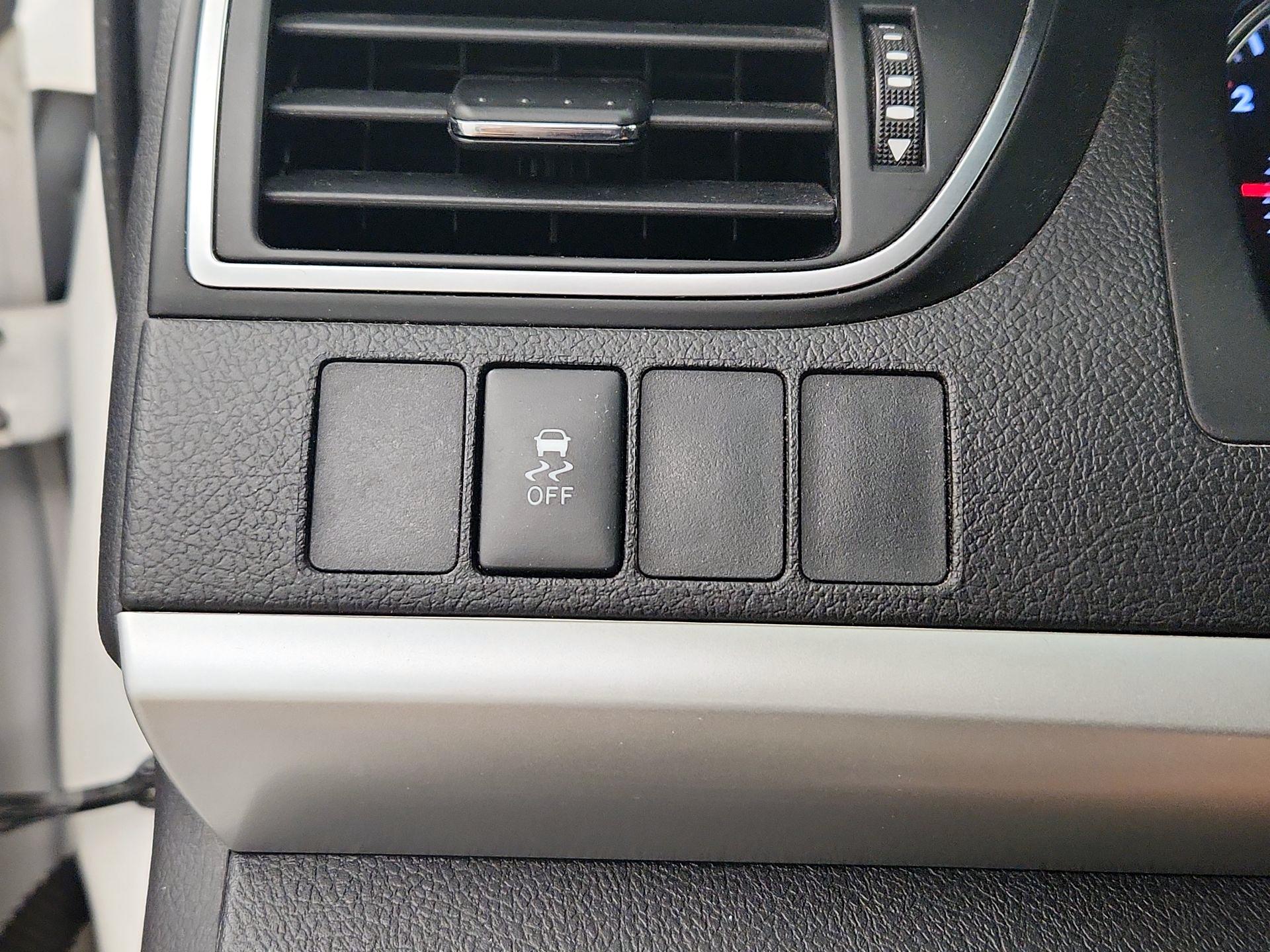Thumbnail: 2016 Toyota Camry - 13