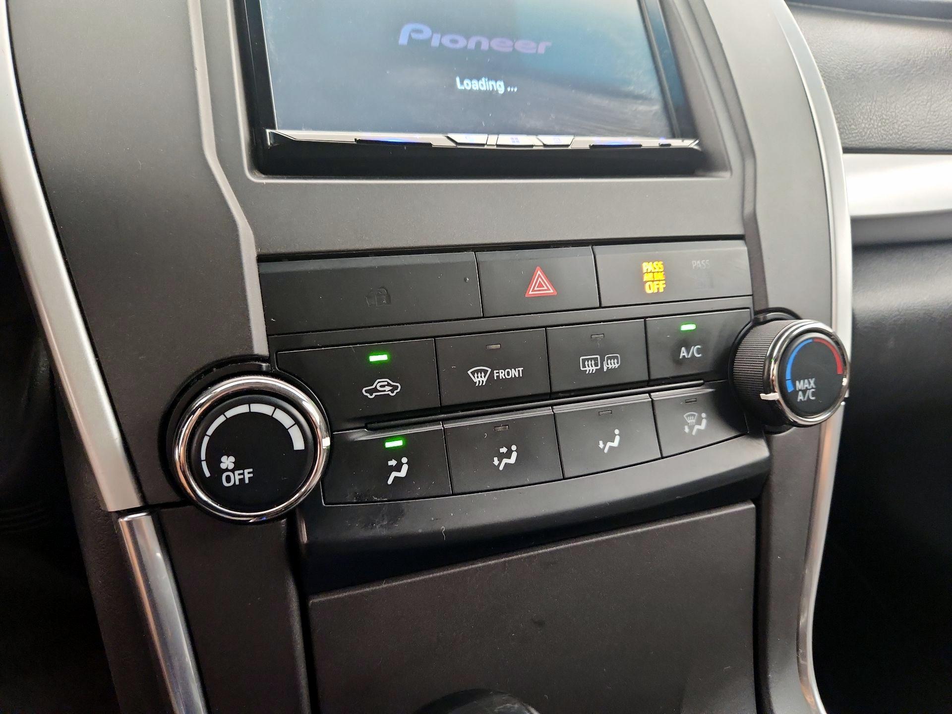 Thumbnail: 2016 Toyota Camry - 15