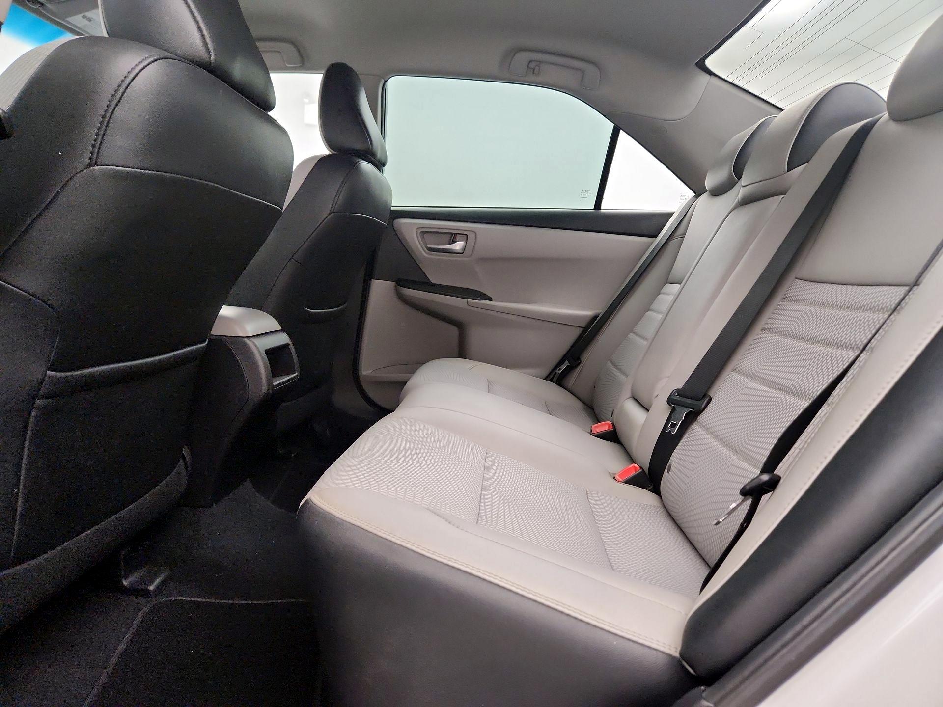 Thumbnail: 2016 Toyota Camry - 18