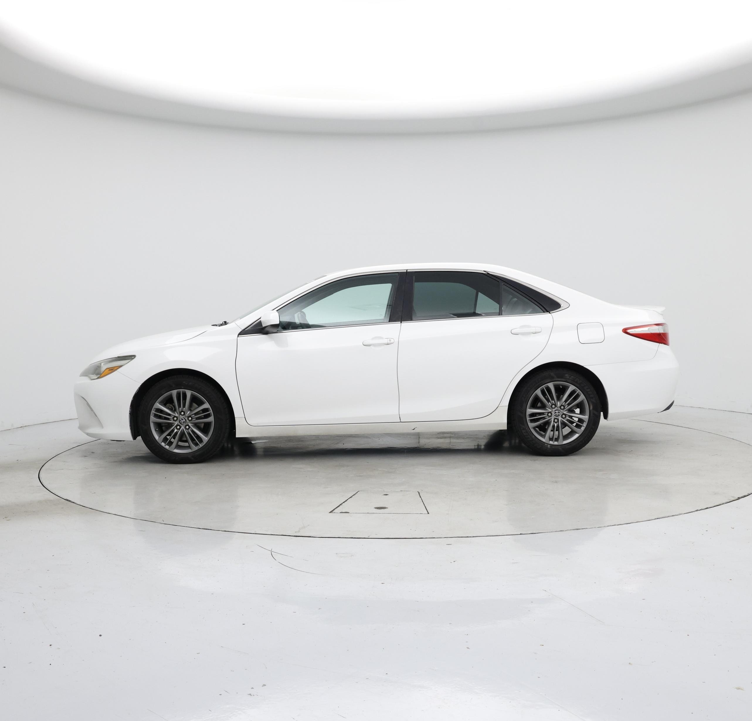 Thumbnail: 2016 Toyota Camry - 3