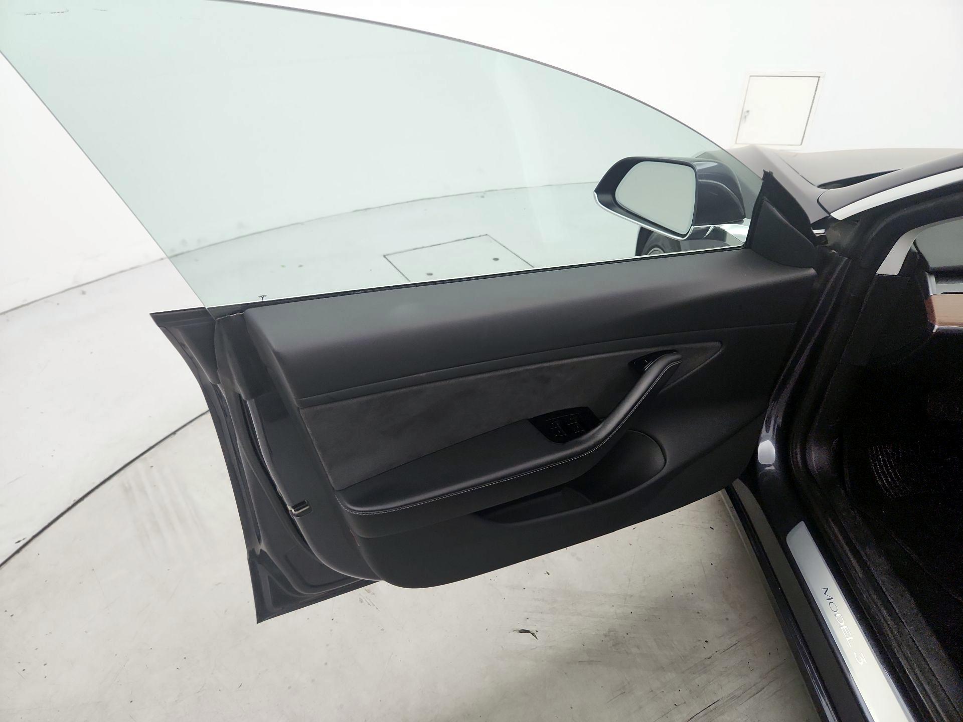Thumbnail: 2019 Tesla Model 3 - 12