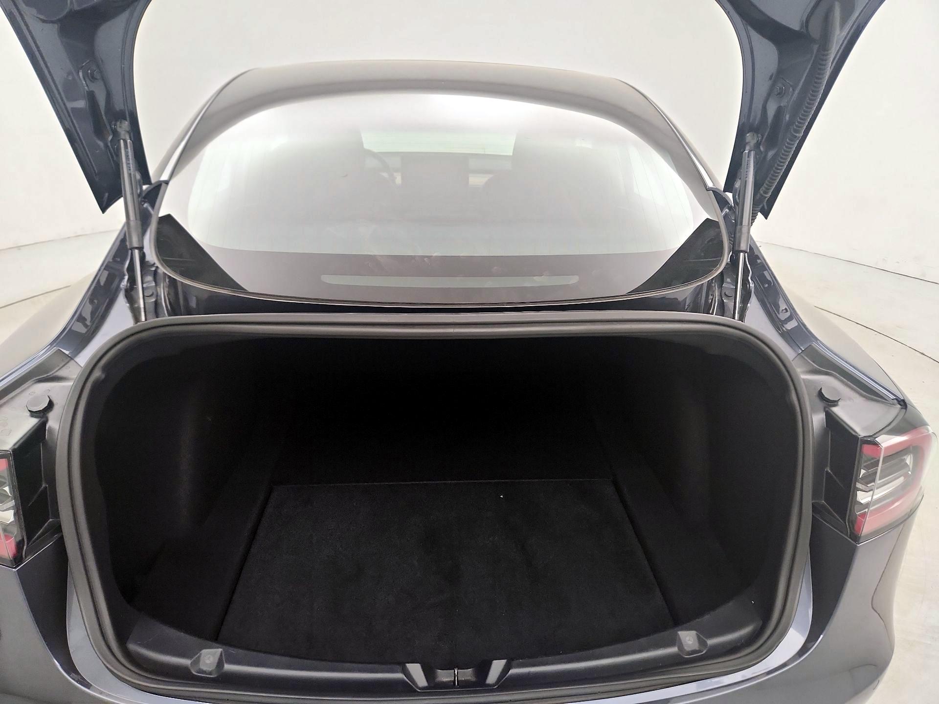 Thumbnail: 2019 Tesla Model 3 - 20