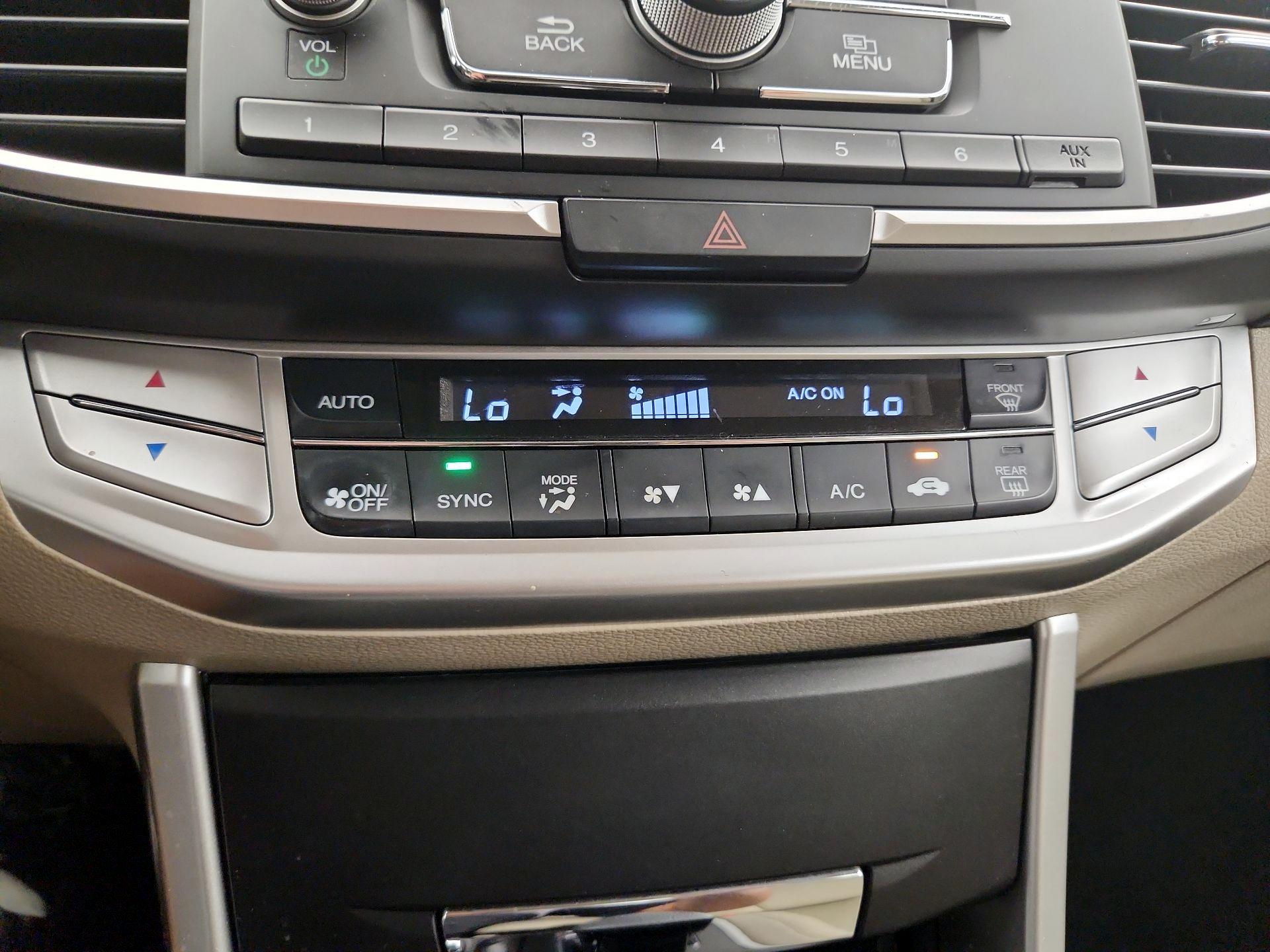 Thumbnail: 2015 Honda Accord - 16