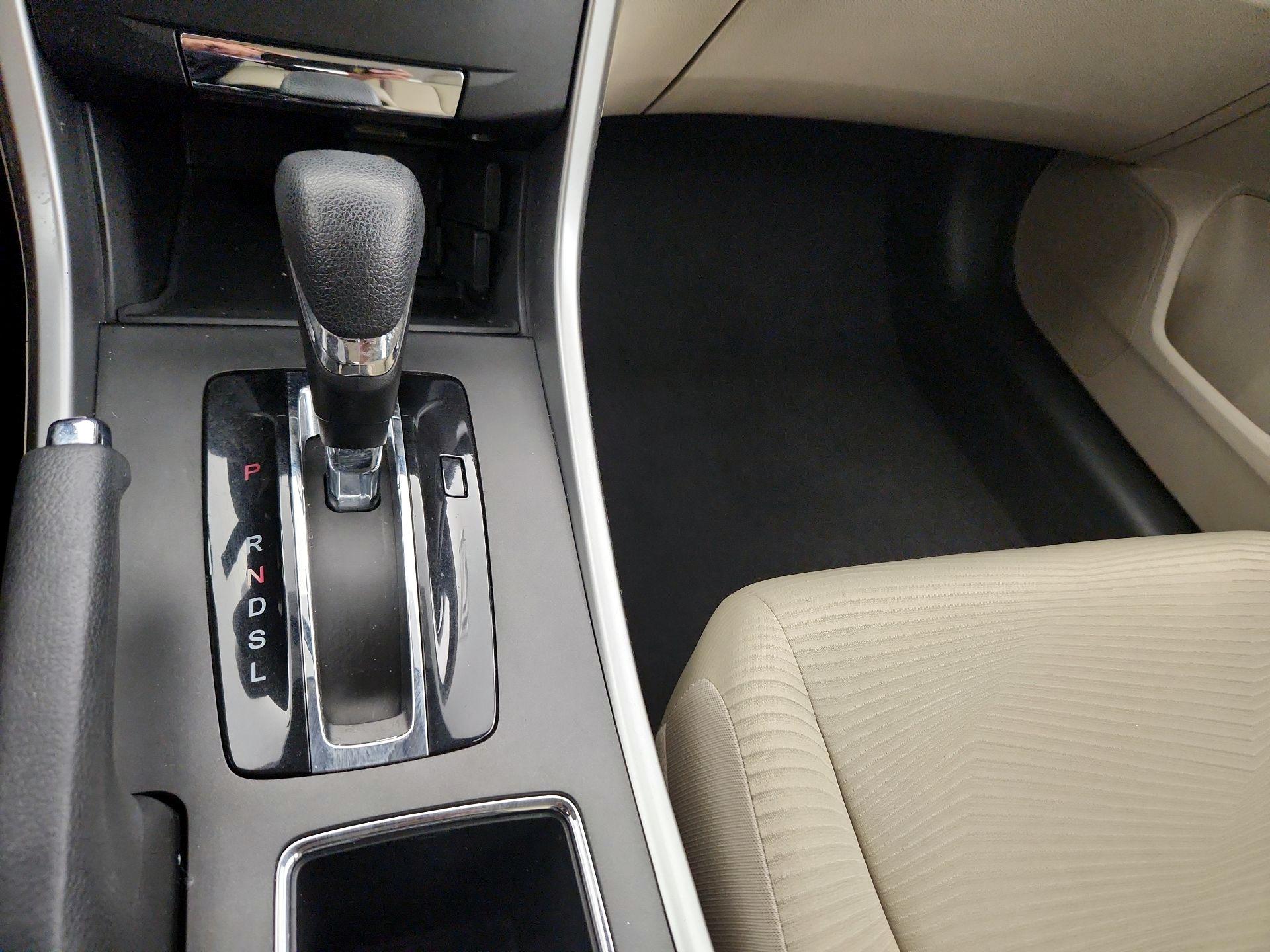 Thumbnail: 2015 Honda Accord - 17