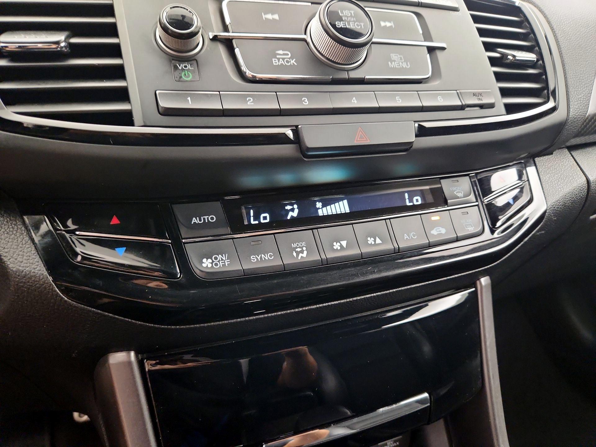 Thumbnail: 2016 Honda Accord - 16
