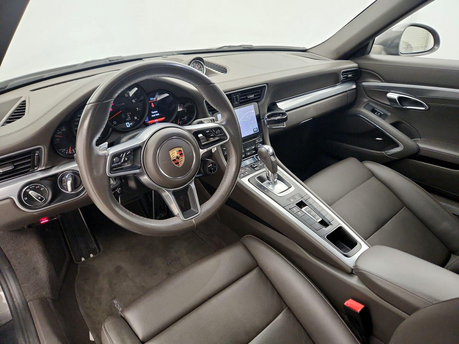 Thumbnail: 2019 Porsche 911 - 9