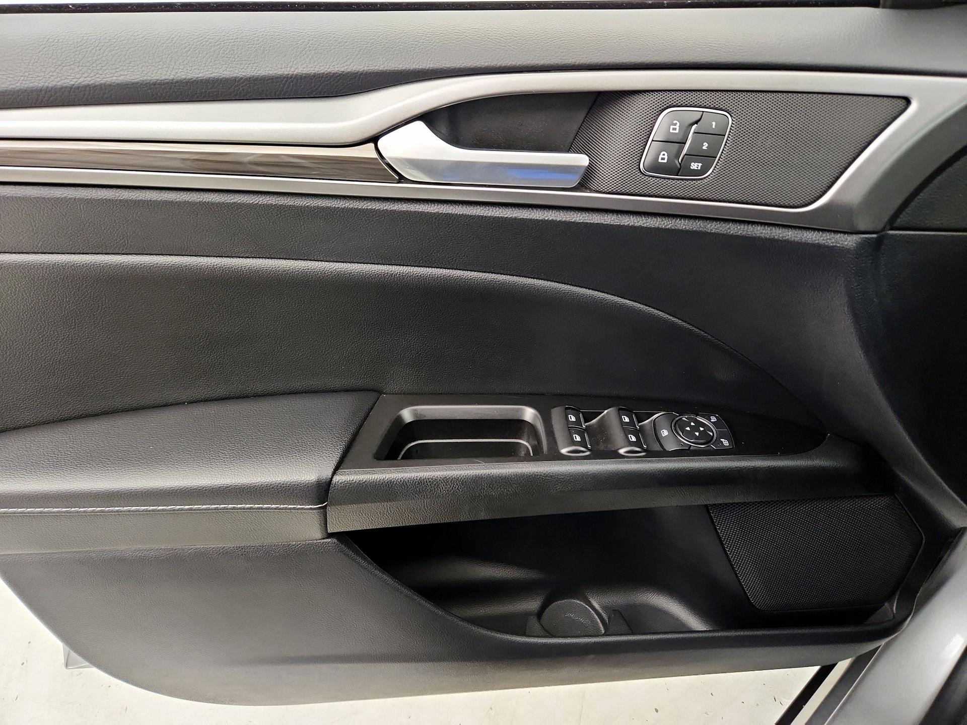 Thumbnail: 2020 Ford Fusion - 12