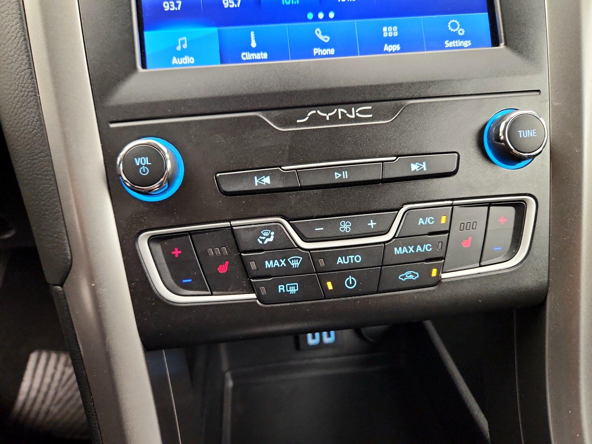 Thumbnail: 2020 Ford Fusion - 16