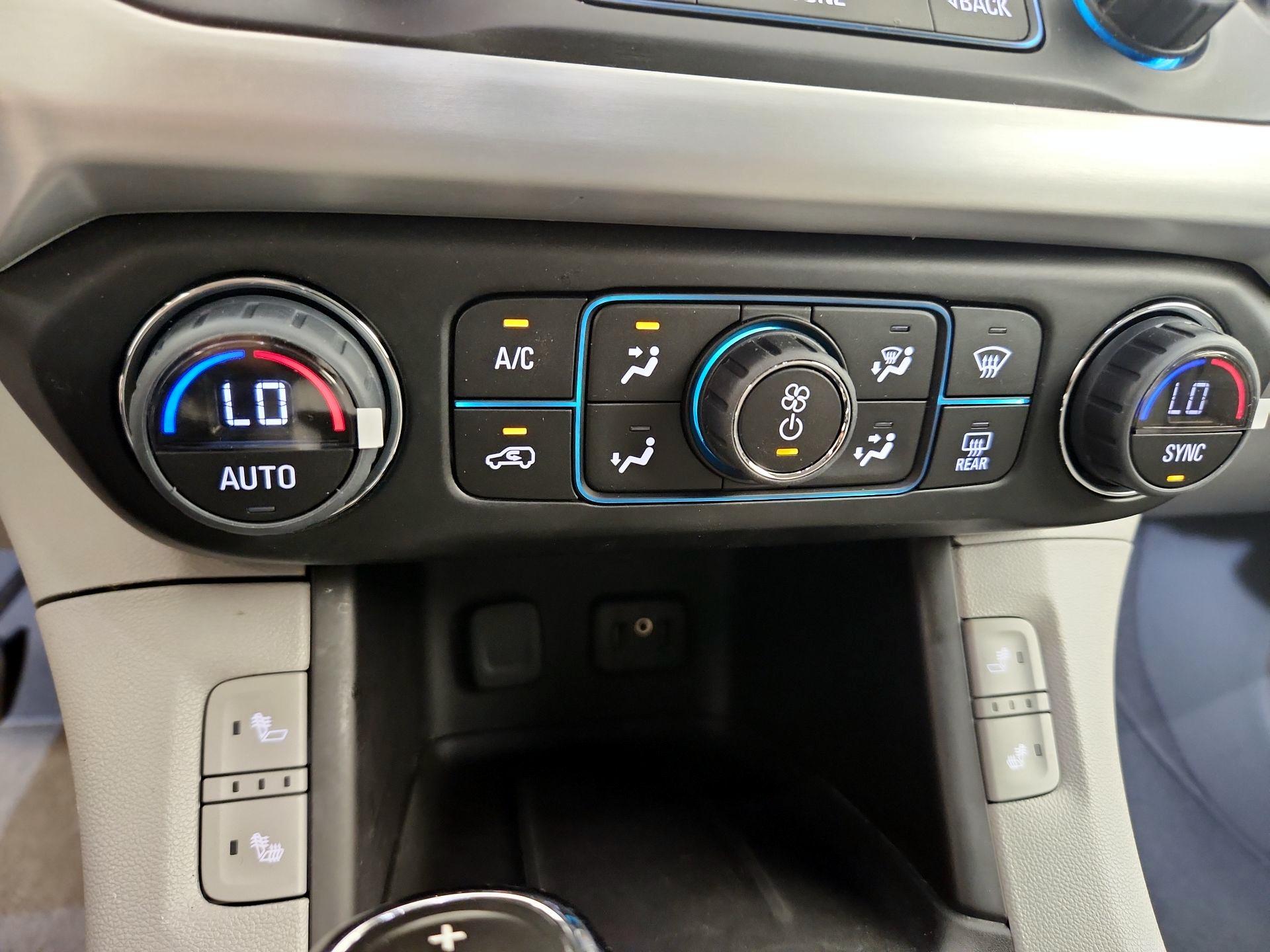 Thumbnail: 2018 GMC Acadia - 16