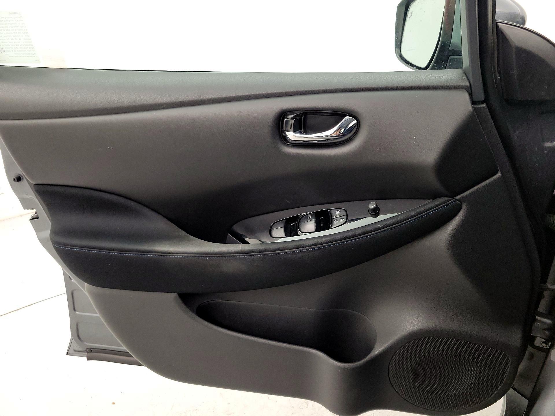 Thumbnail: 2019 Nissan Leaf - 12