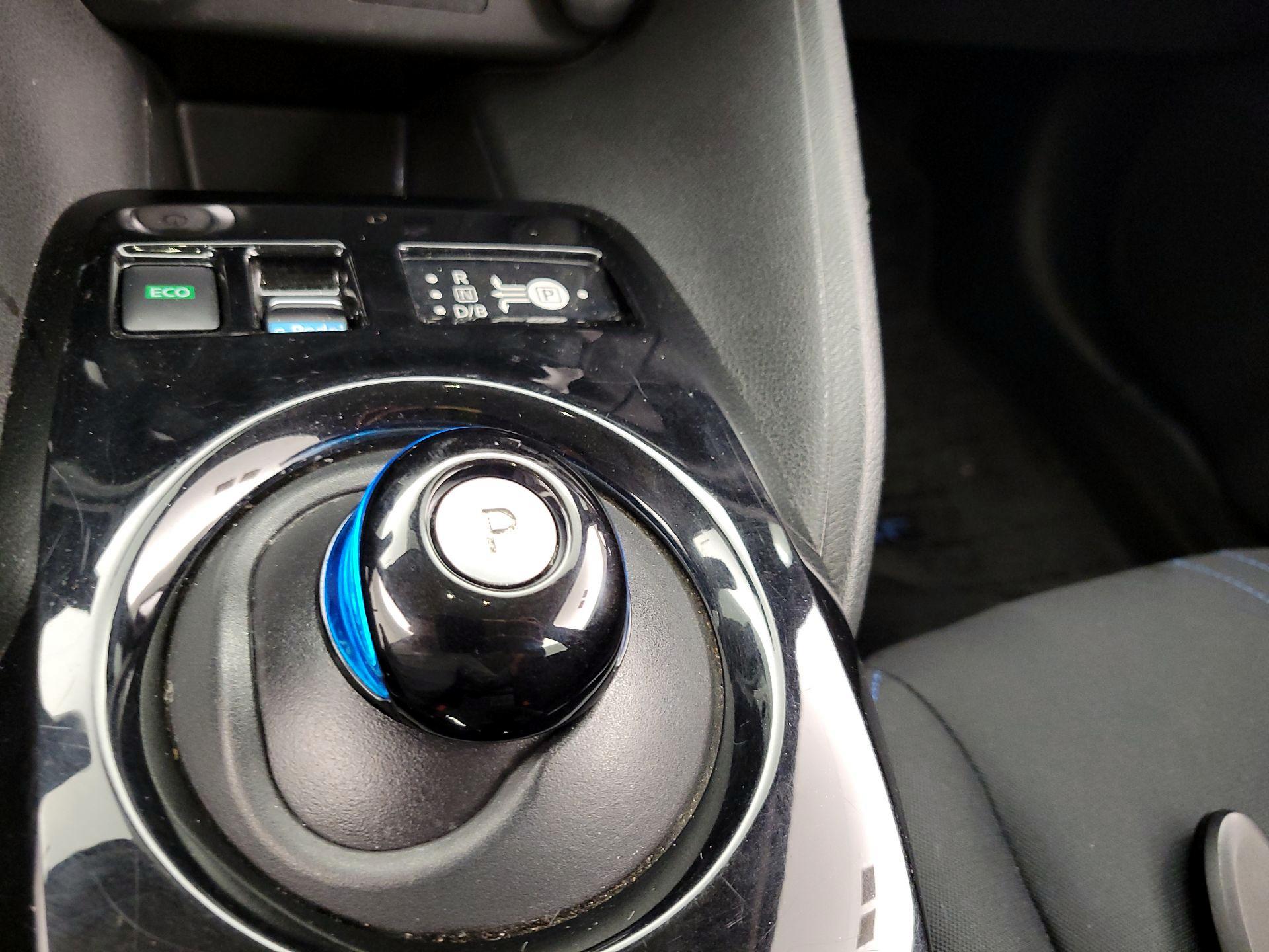 Thumbnail: 2019 Nissan Leaf - 17