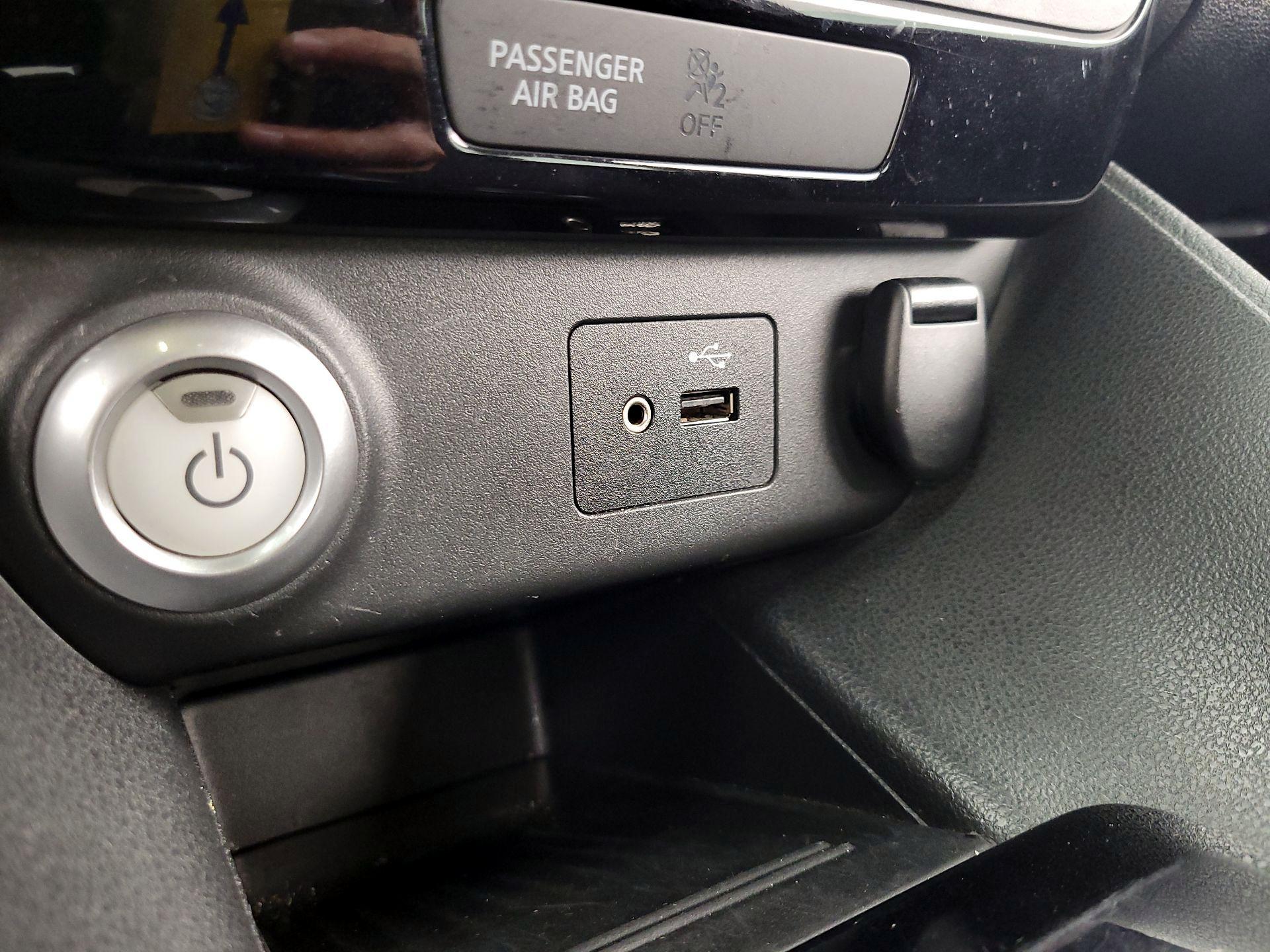 Thumbnail: 2019 Nissan Leaf - 18