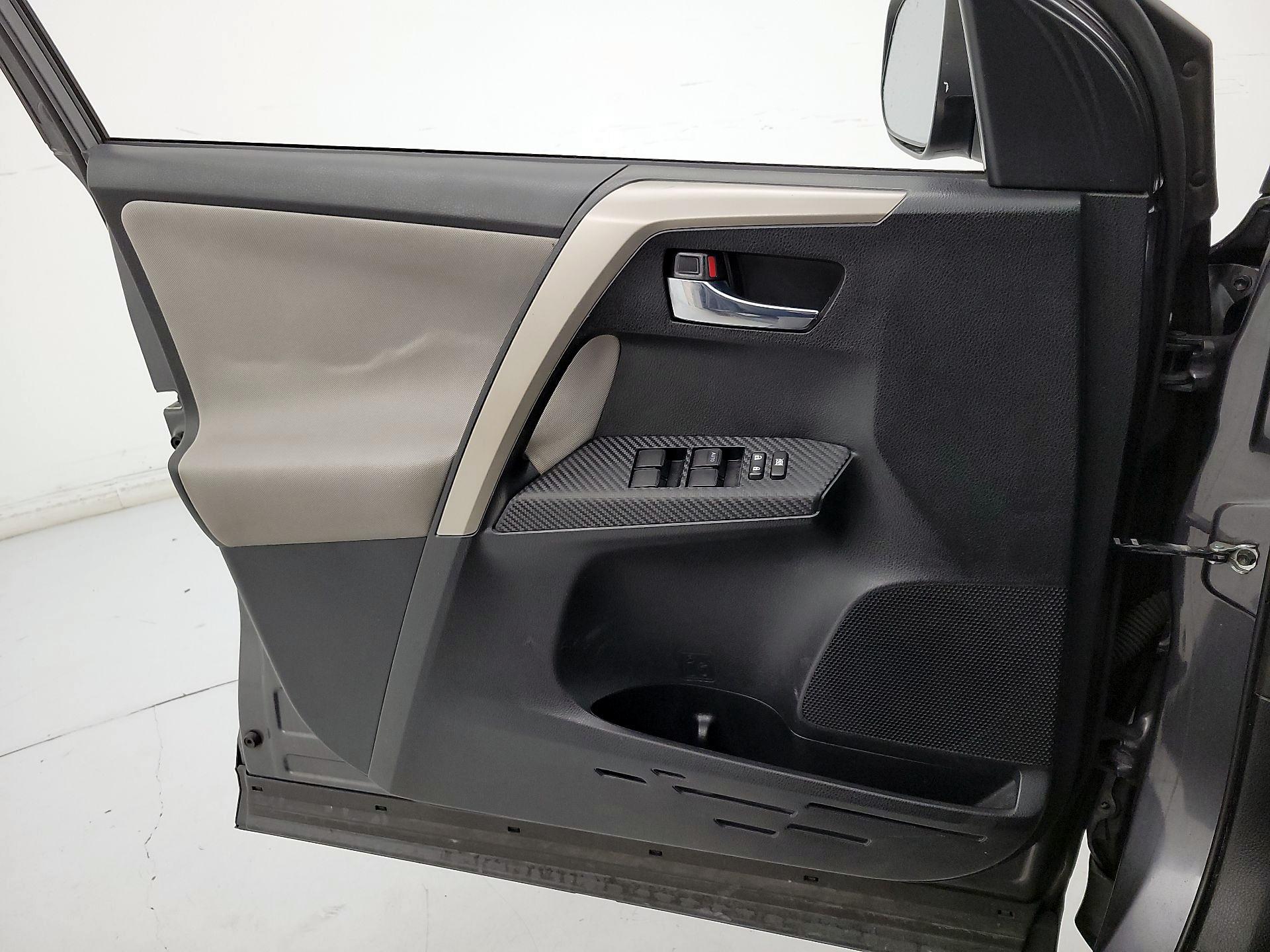 Thumbnail: 2014 Toyota RAV4 - 12