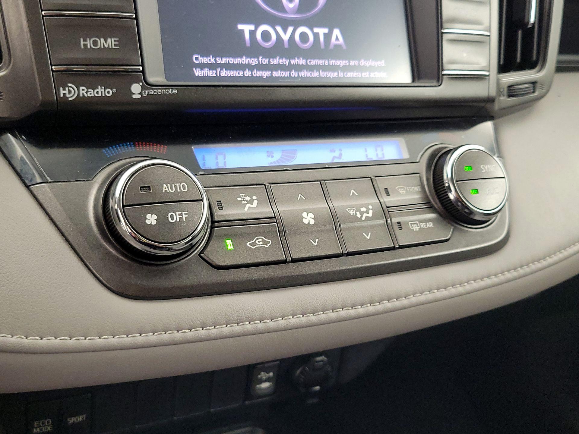Thumbnail: 2014 Toyota RAV4 - 16