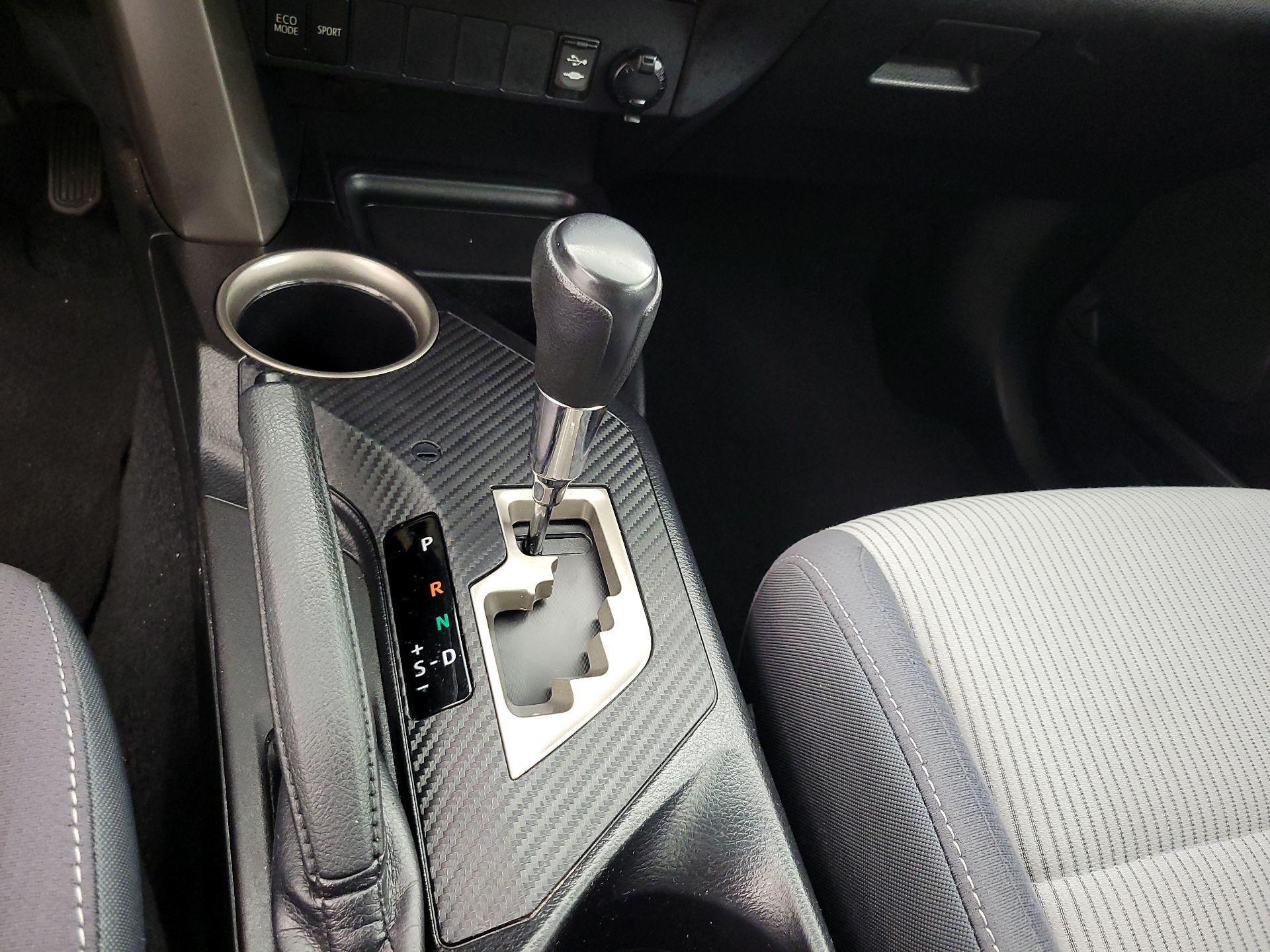 Thumbnail: 2014 Toyota RAV4 - 17
