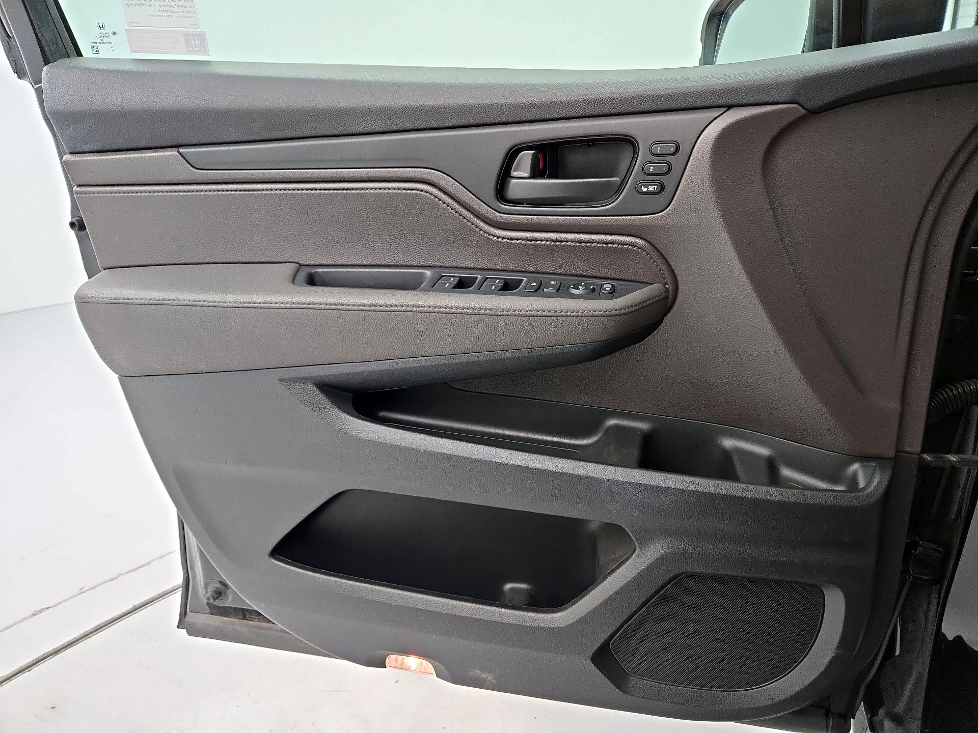 Thumbnail: 2019 Honda Odyssey - 12