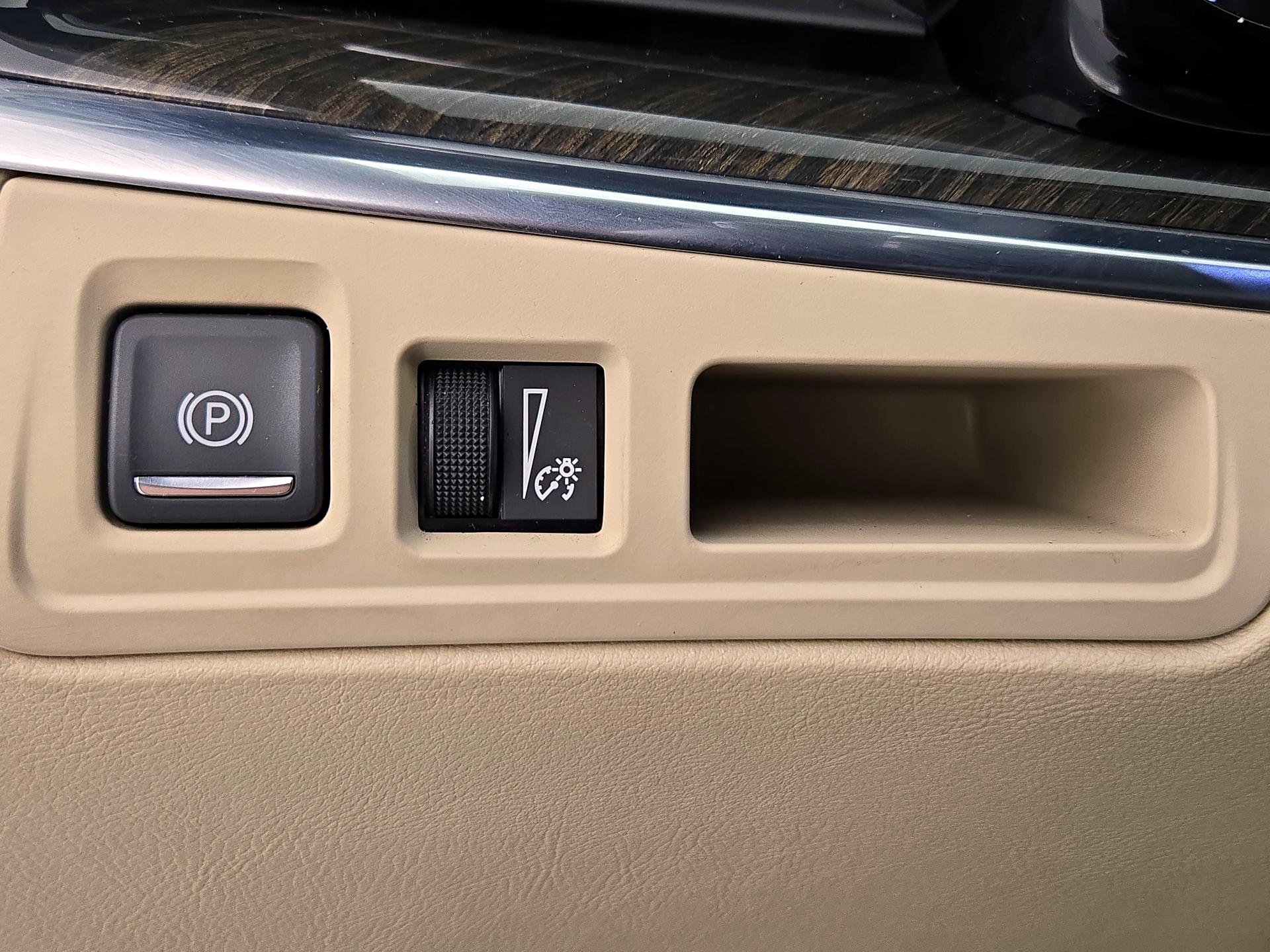 Thumbnail: 2019 Cadillac XT5 - 13