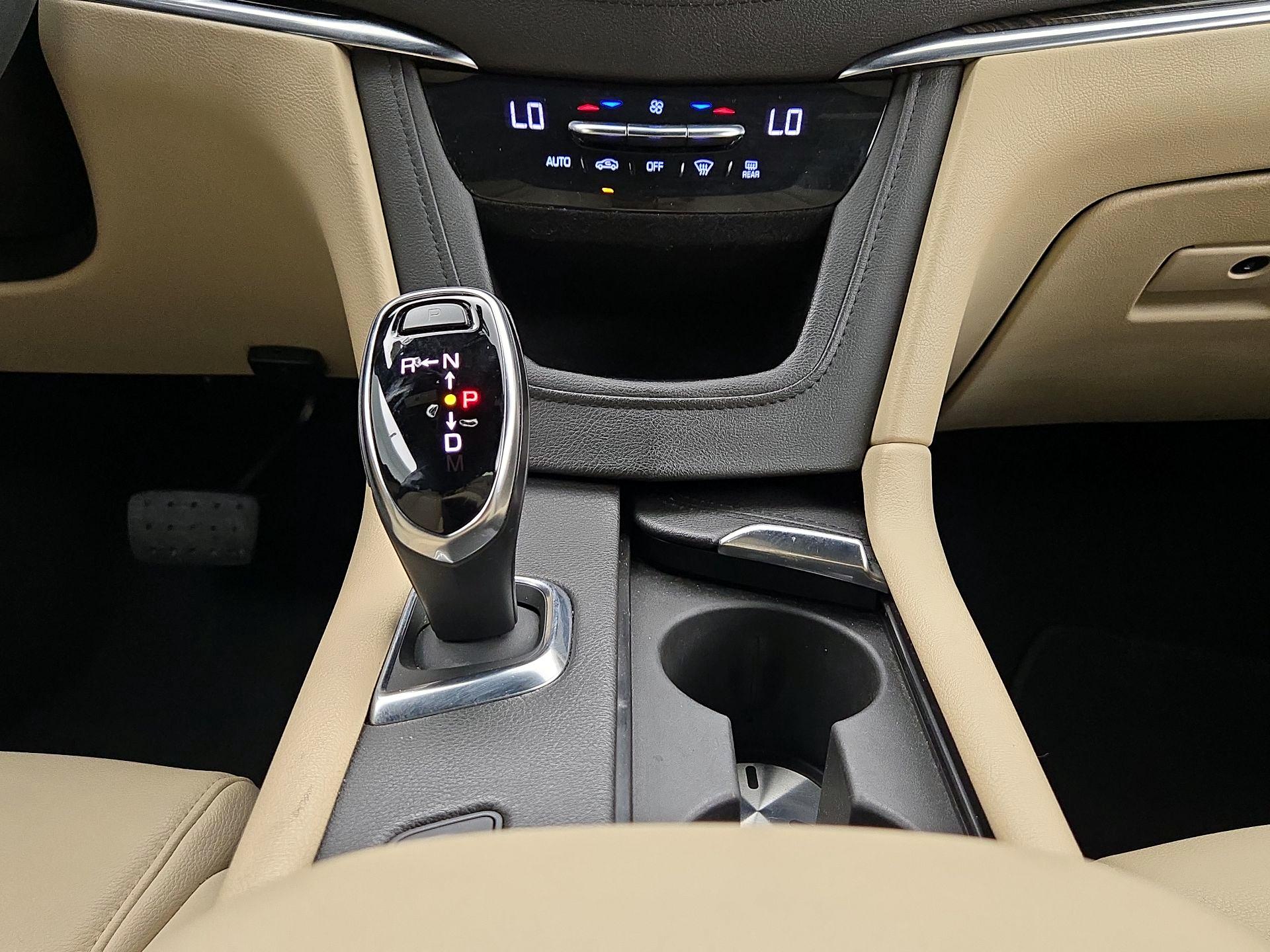 Thumbnail: 2019 Cadillac XT5 - 17