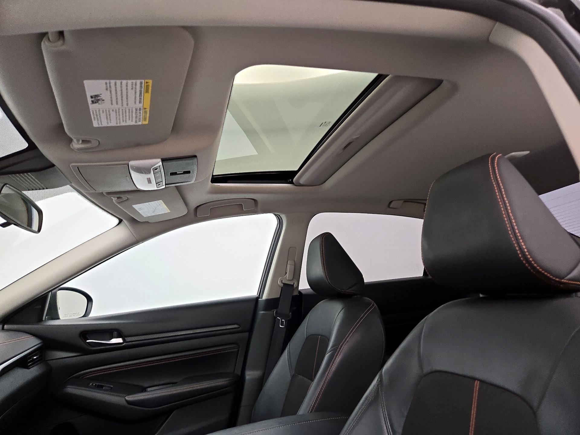 Thumbnail: 2020 Nissan Altima - 19