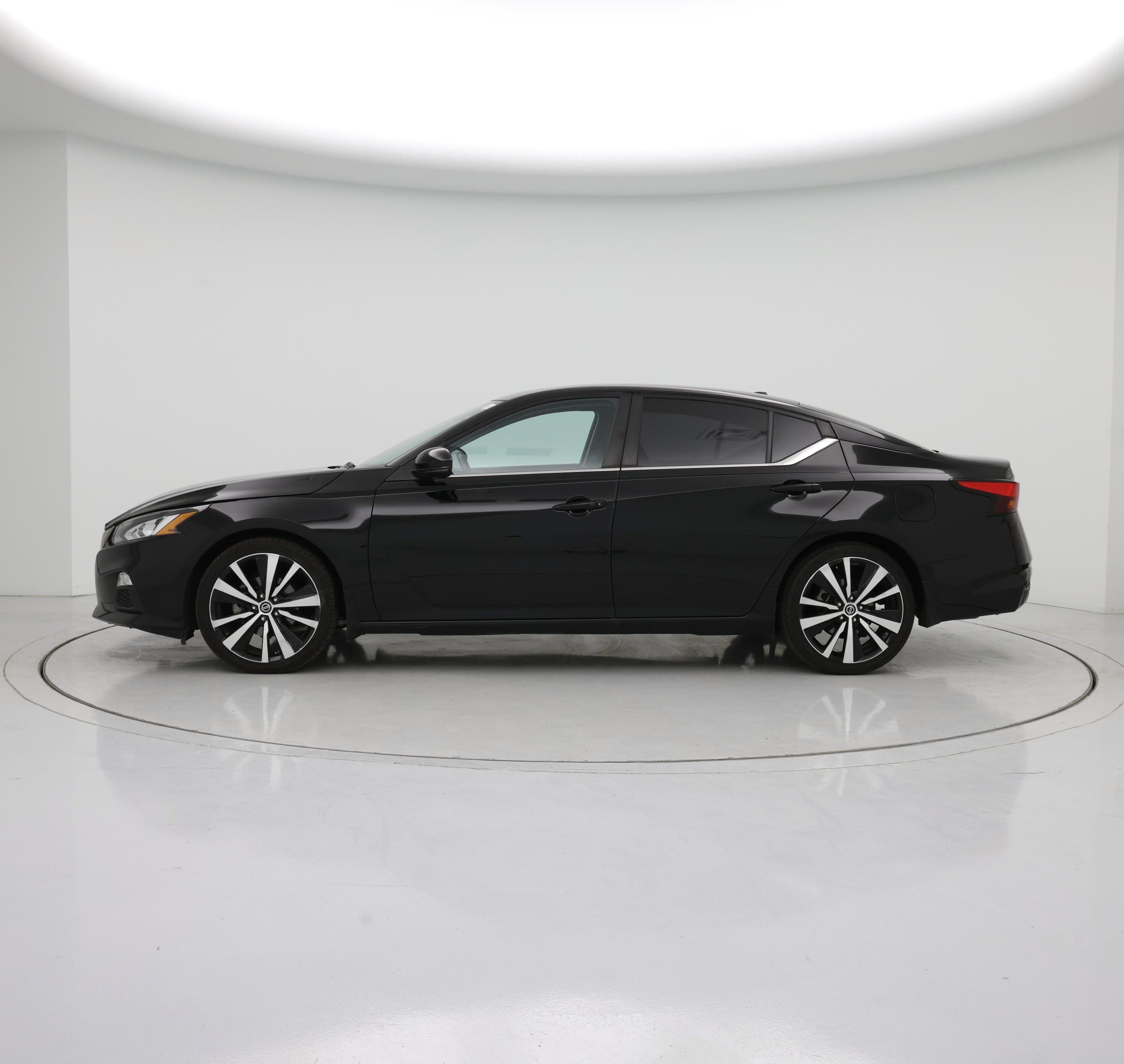 Thumbnail: 2020 Nissan Altima - 3
