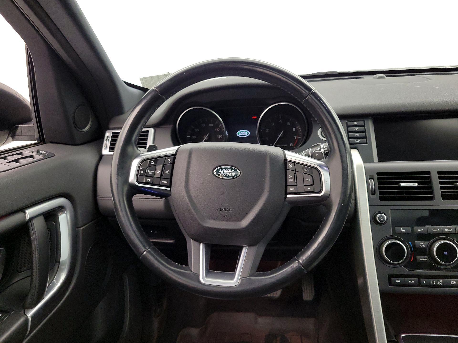 Thumbnail: 2015 Land Rover Discovery Sport - 10