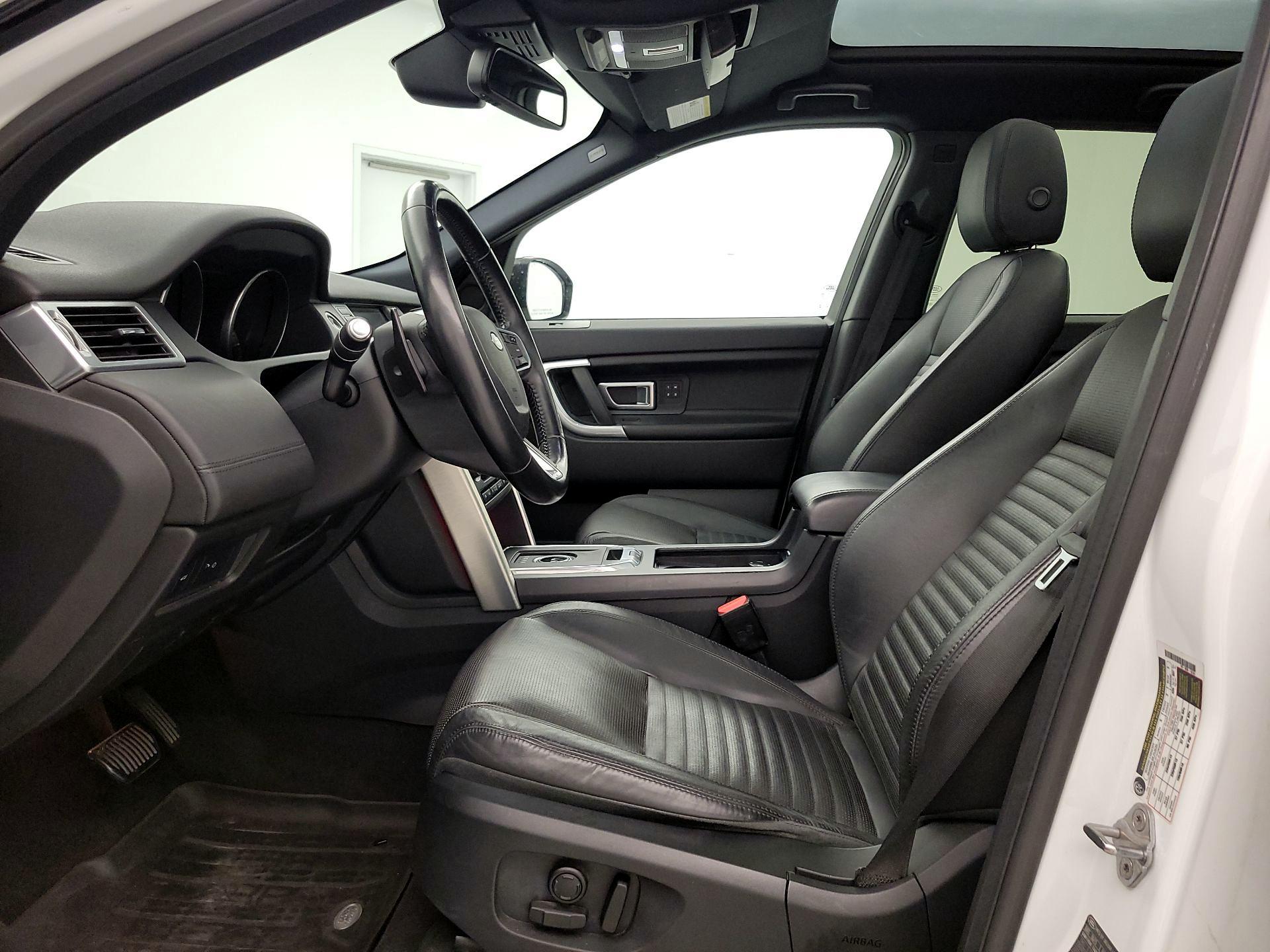 Thumbnail: 2015 Land Rover Discovery Sport - 11