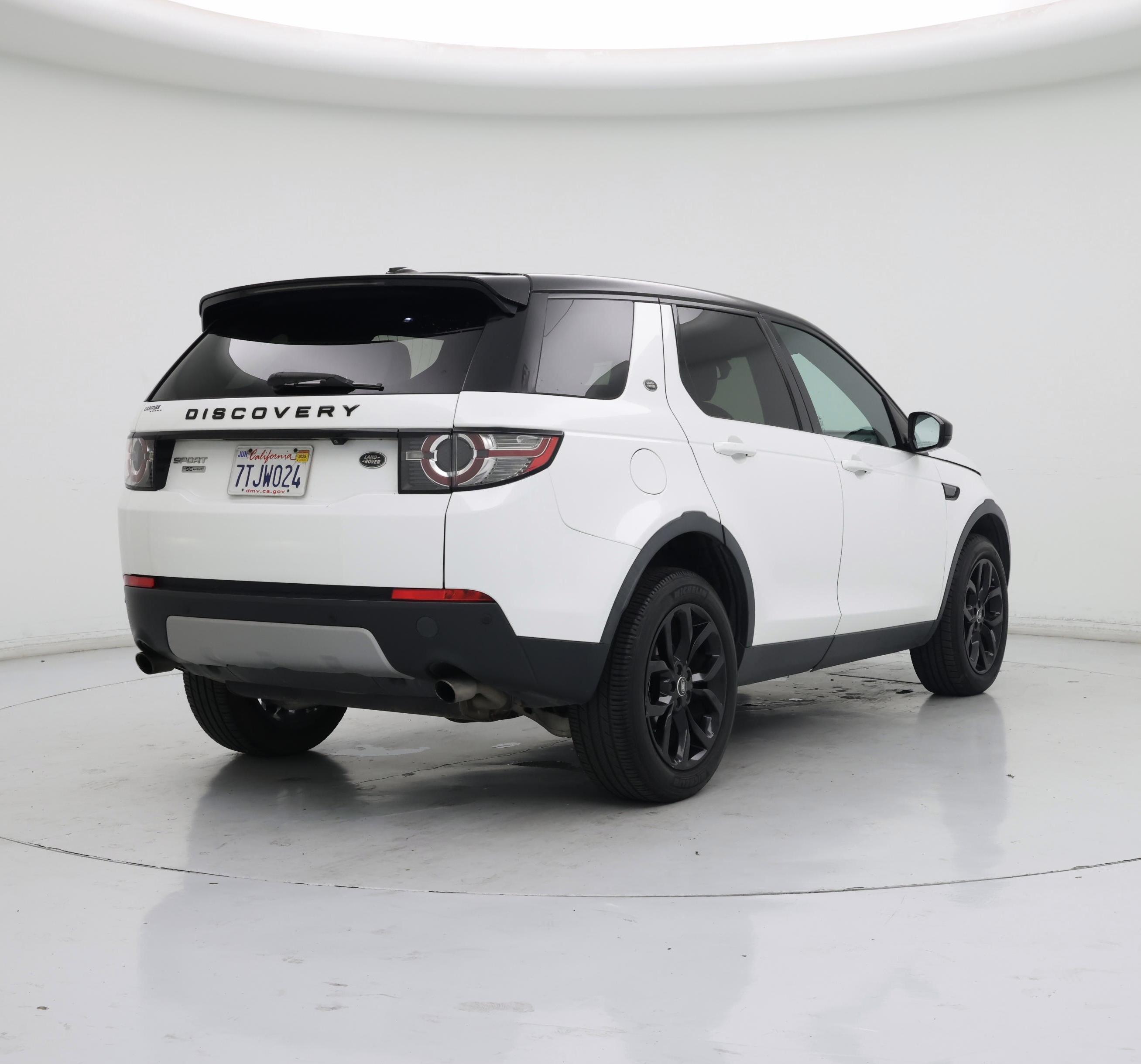Thumbnail: 2015 Land Rover Discovery Sport - 8