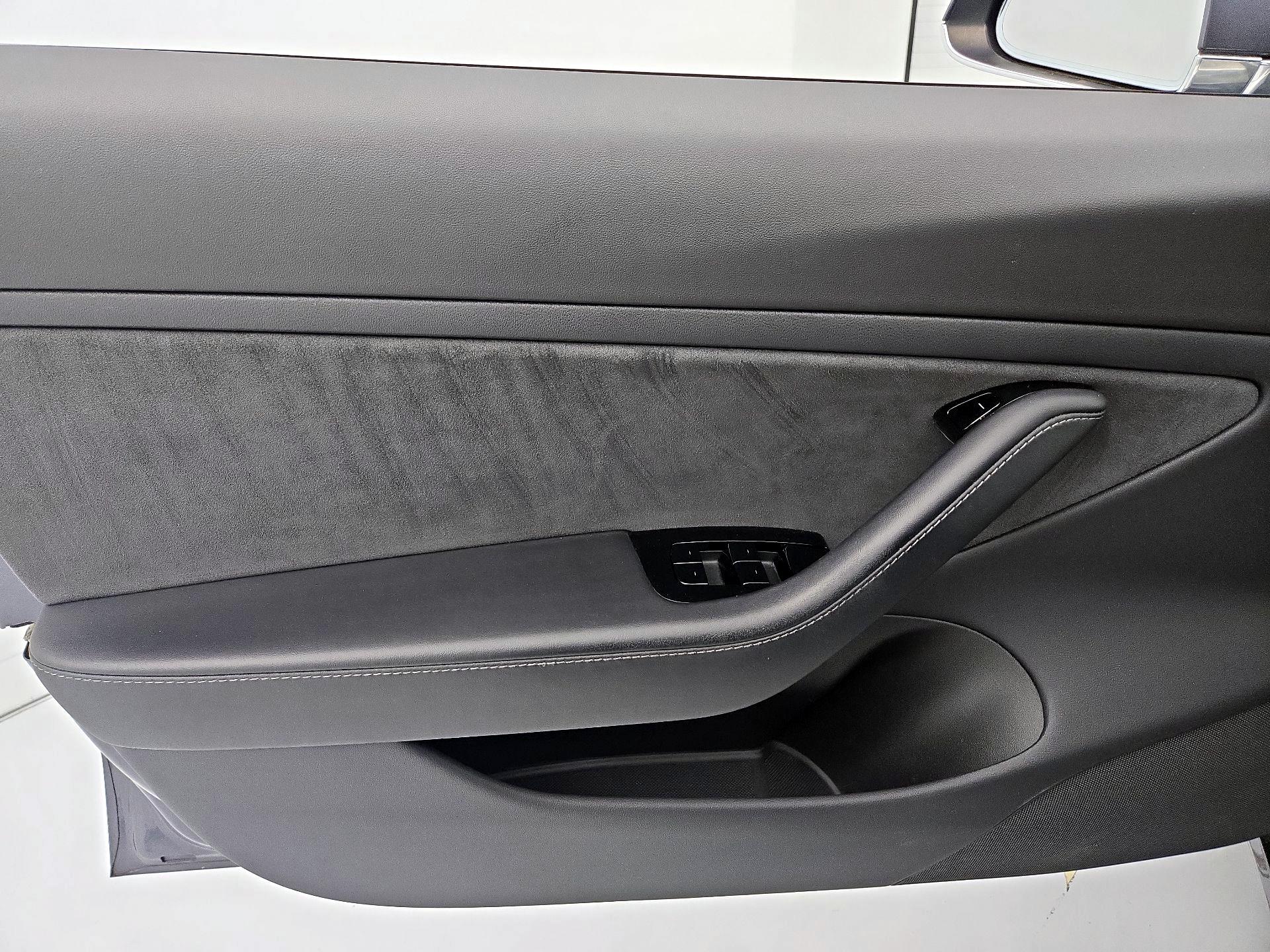 Thumbnail: 2019 Tesla Model 3 - 12