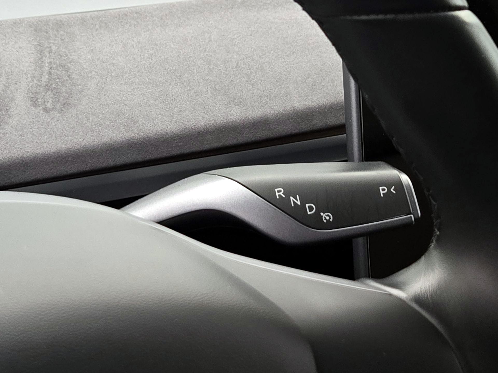 Thumbnail: 2019 Tesla Model 3 - 17
