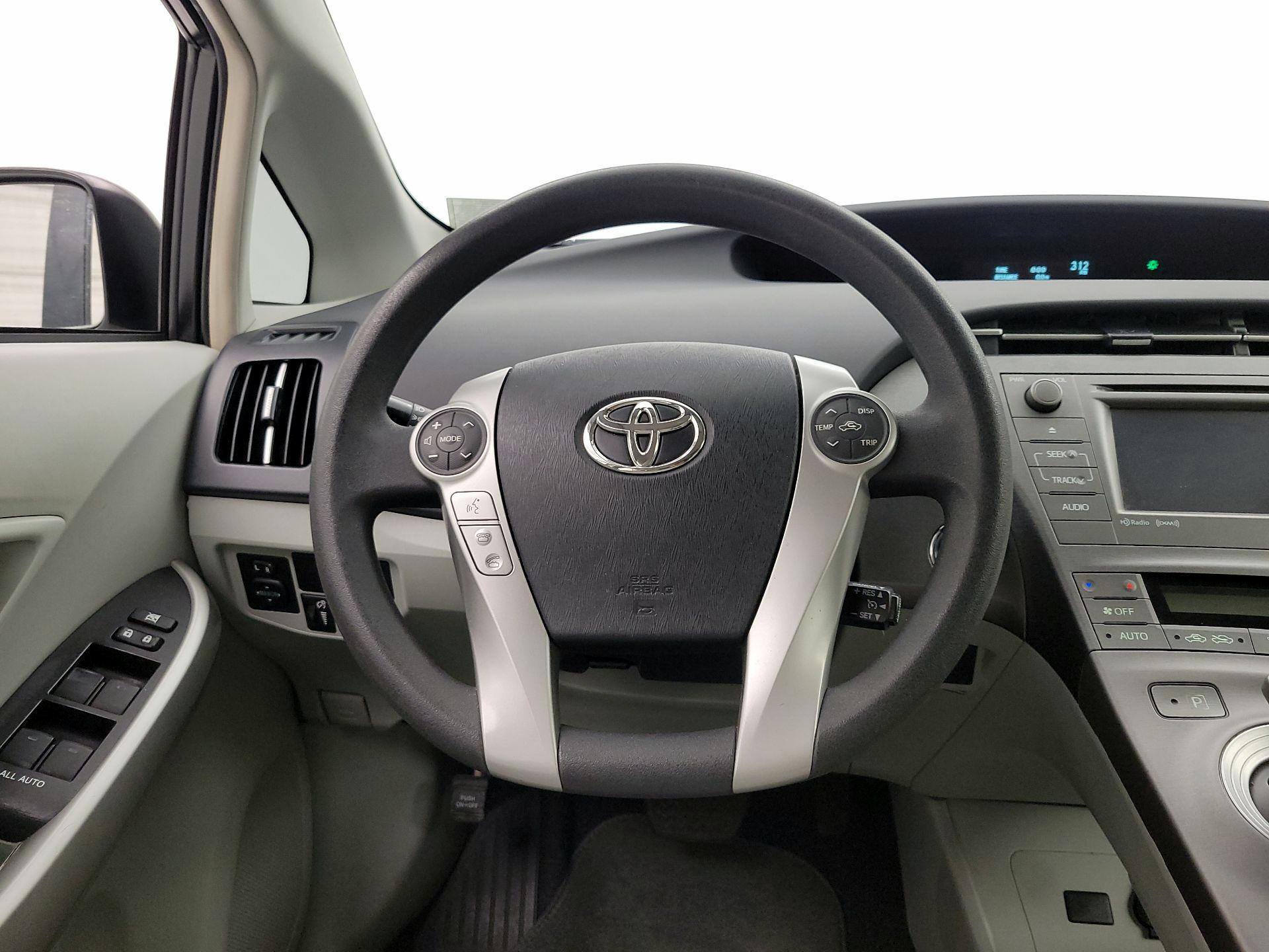 Thumbnail: 2015 Toyota Prius - 10
