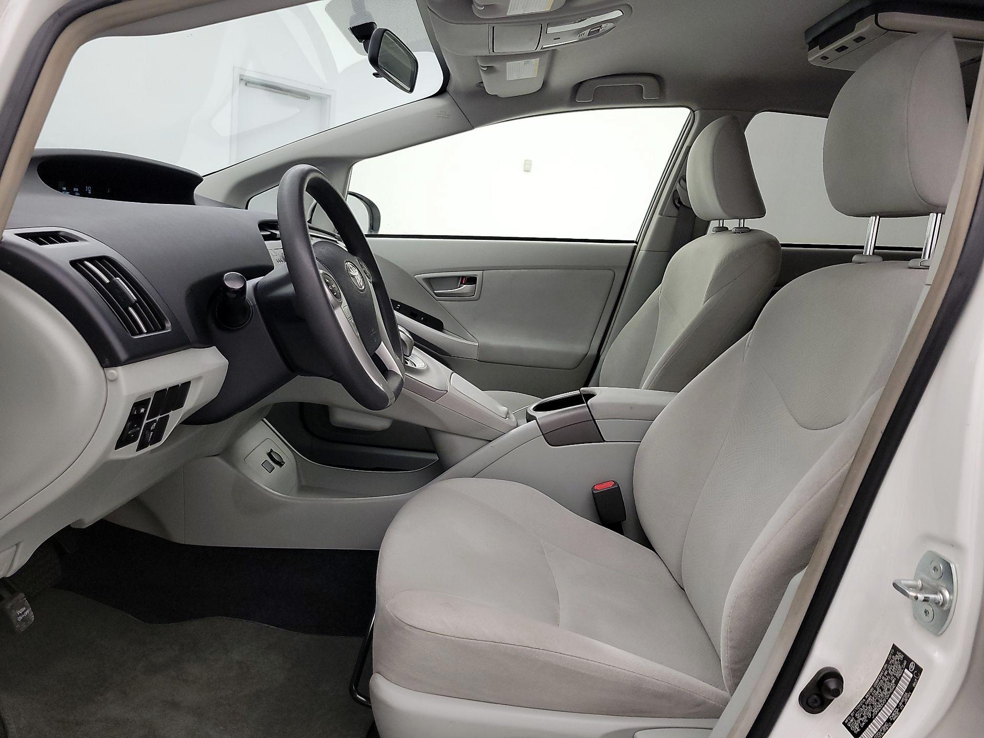 Thumbnail: 2015 Toyota Prius - 11