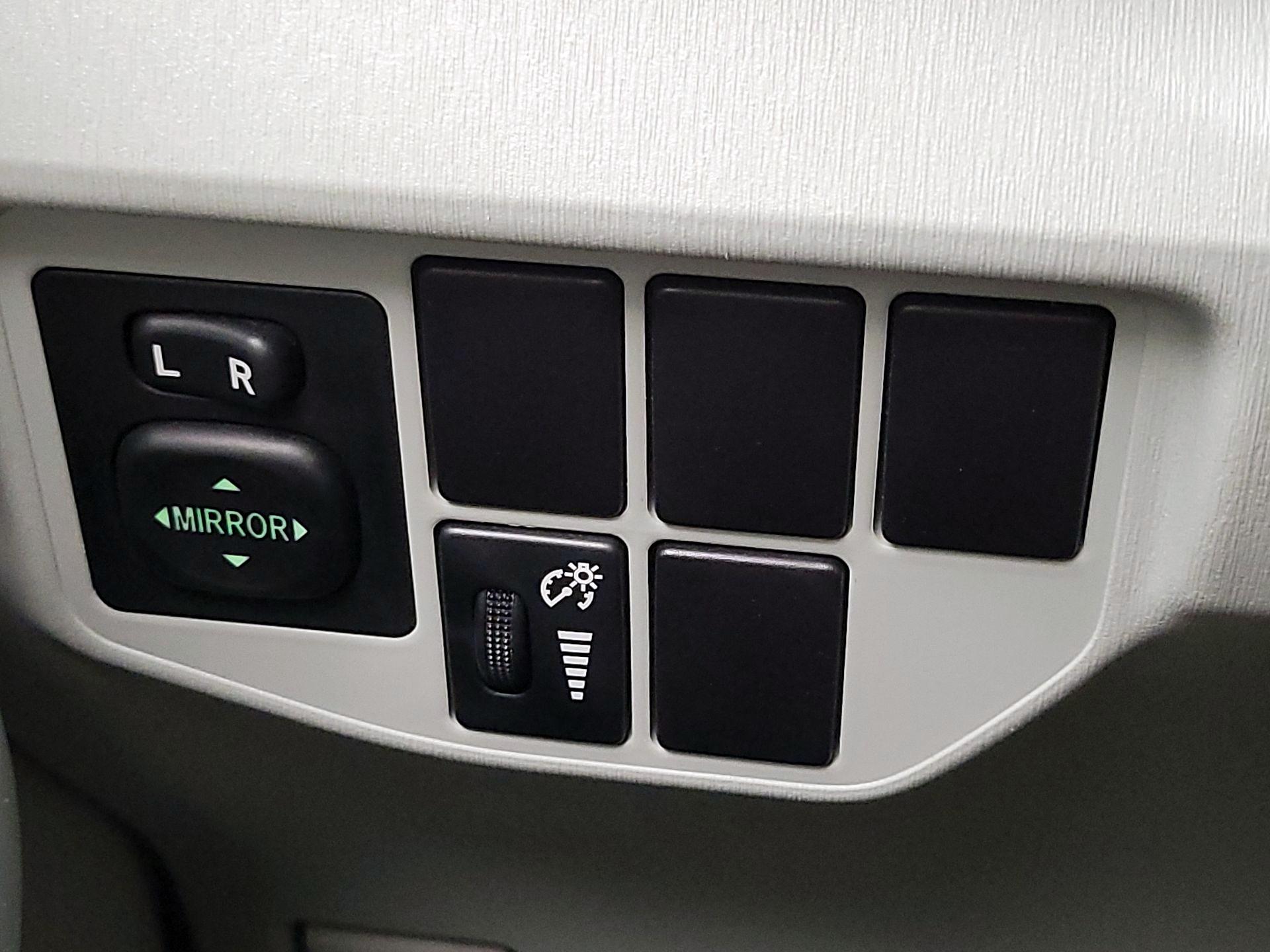 Thumbnail: 2015 Toyota Prius - 13