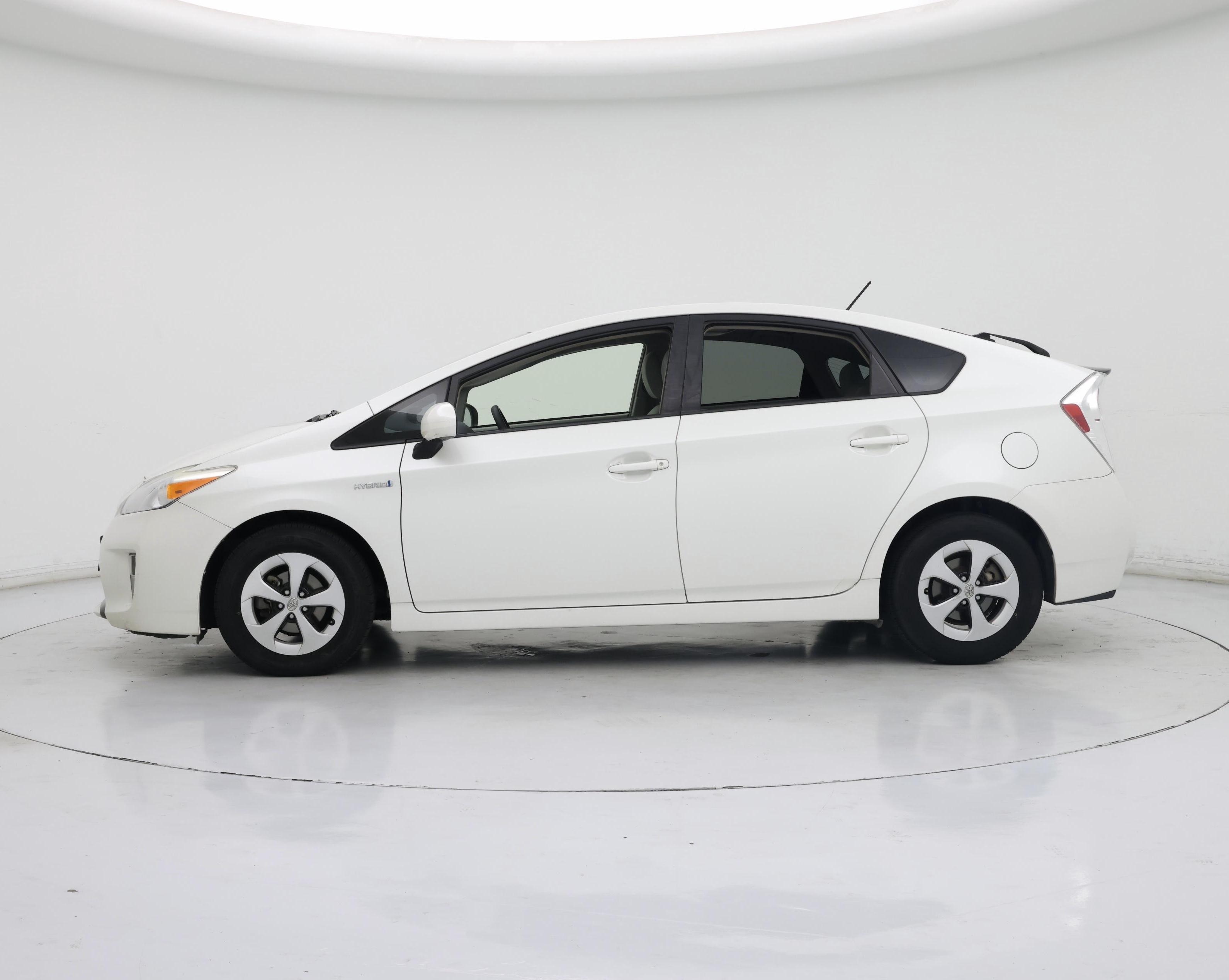 Thumbnail: 2015 Toyota Prius - 3