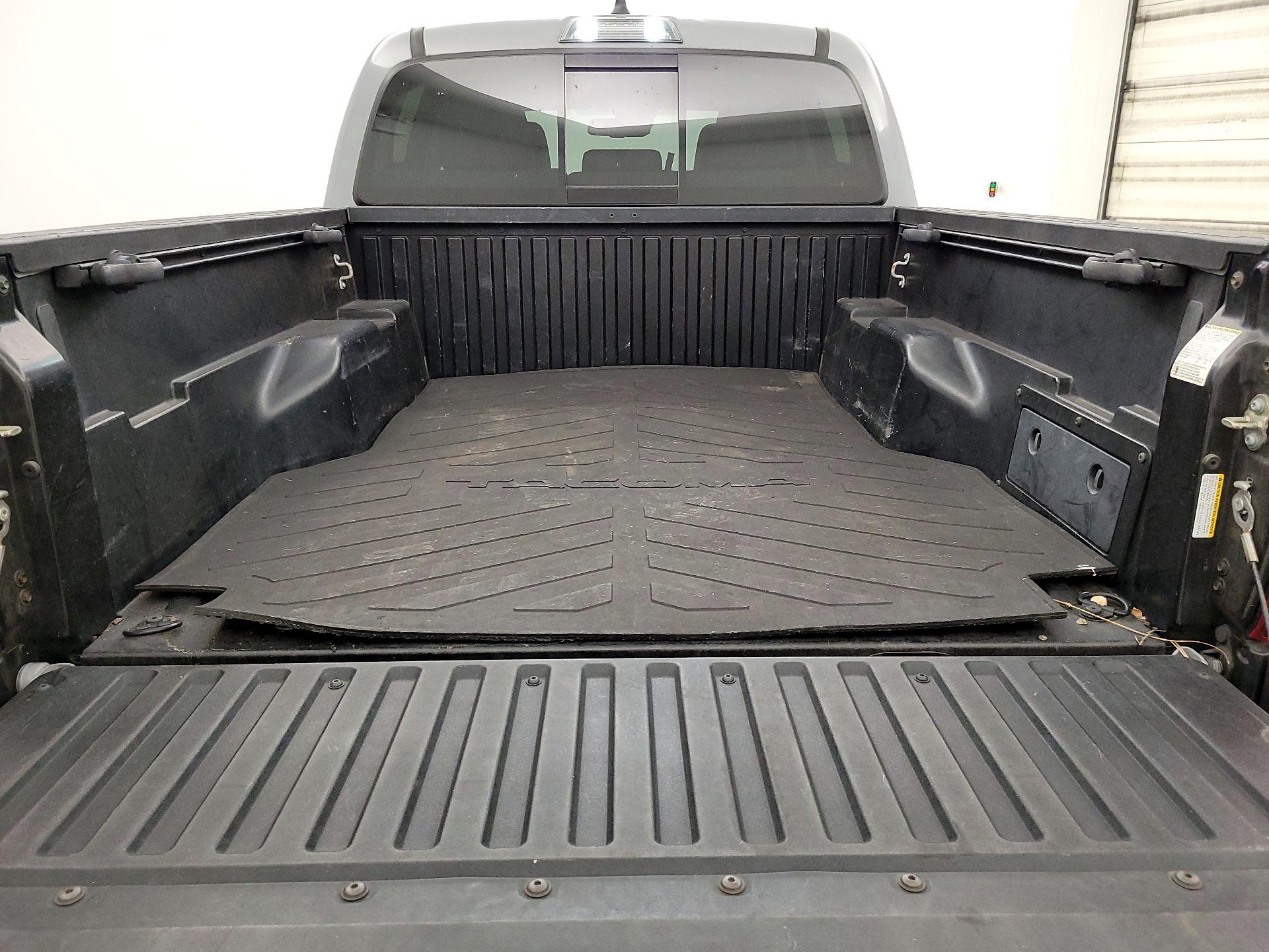 Thumbnail: 2020 Toyota Tacoma - 20