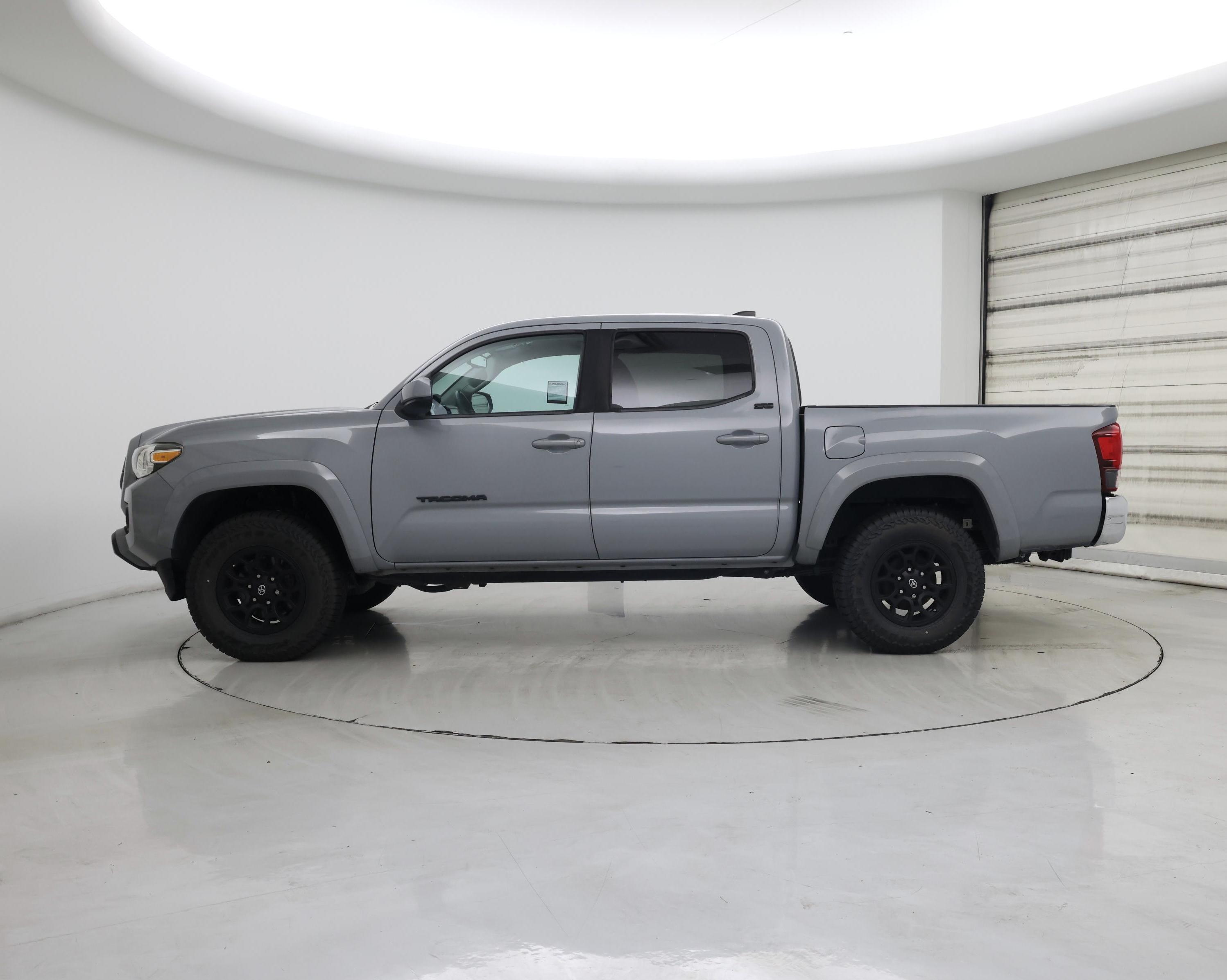 Thumbnail: 2020 Toyota Tacoma - 3
