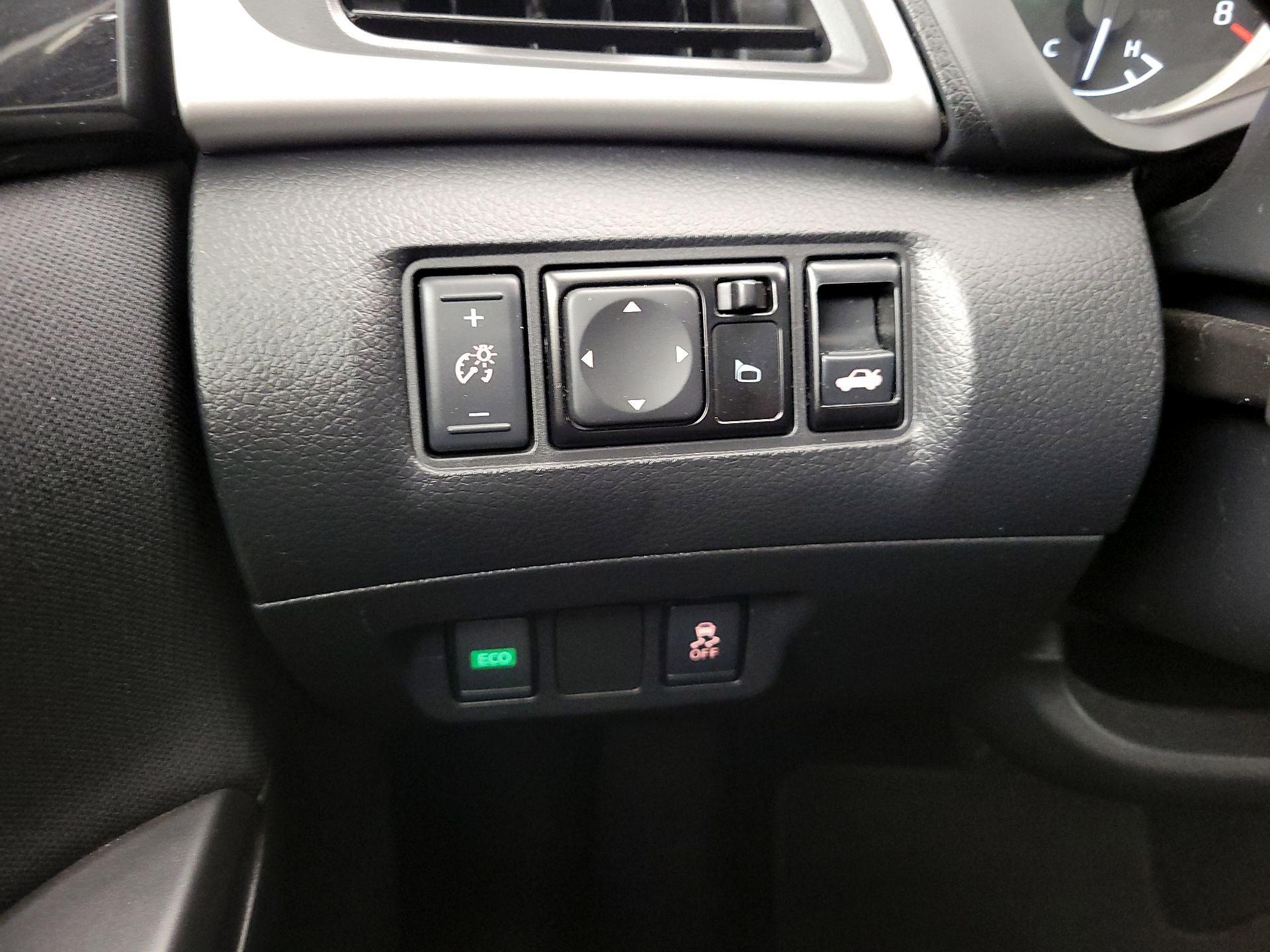 Thumbnail: 2019 Nissan Sentra - 13