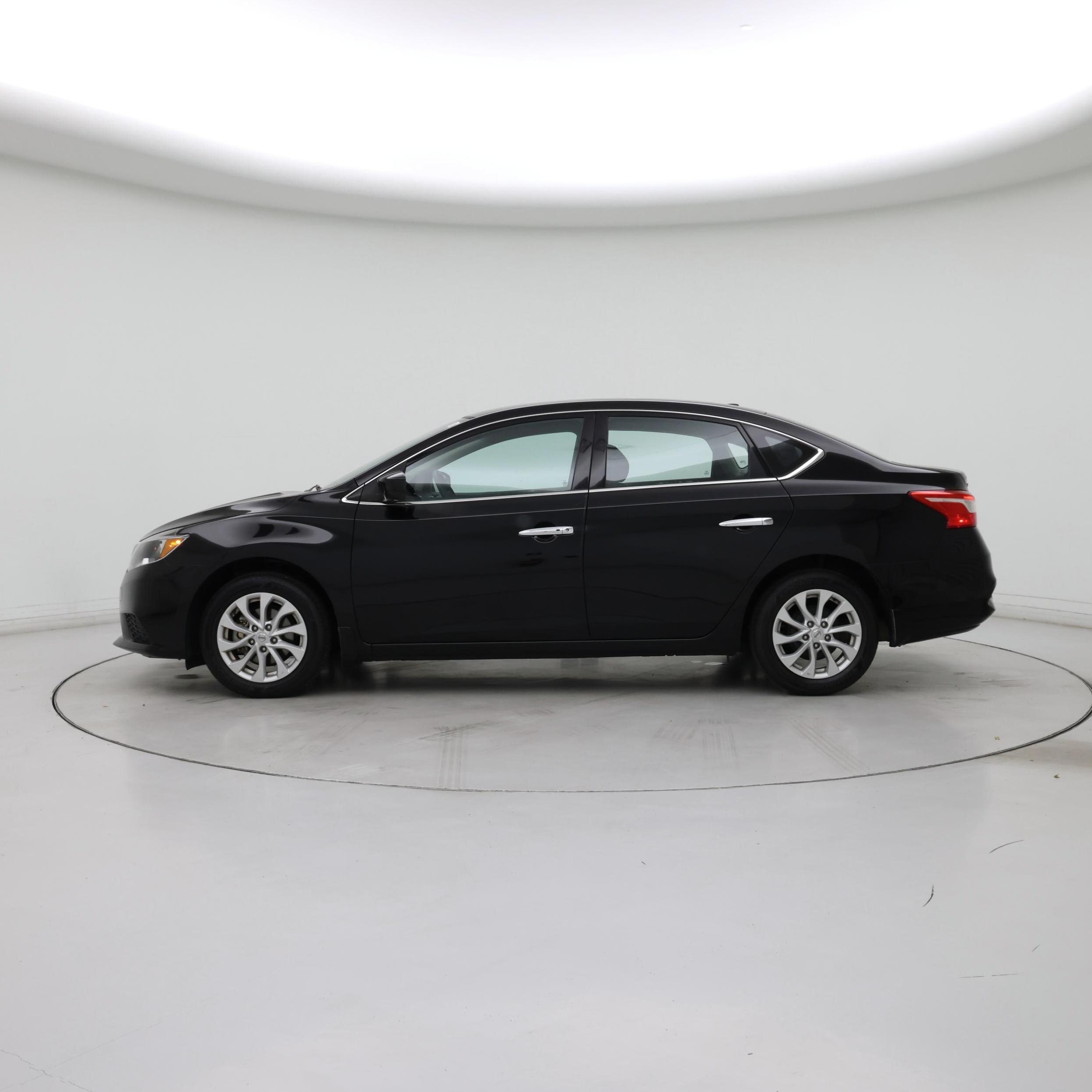 Thumbnail: 2019 Nissan Sentra - 3