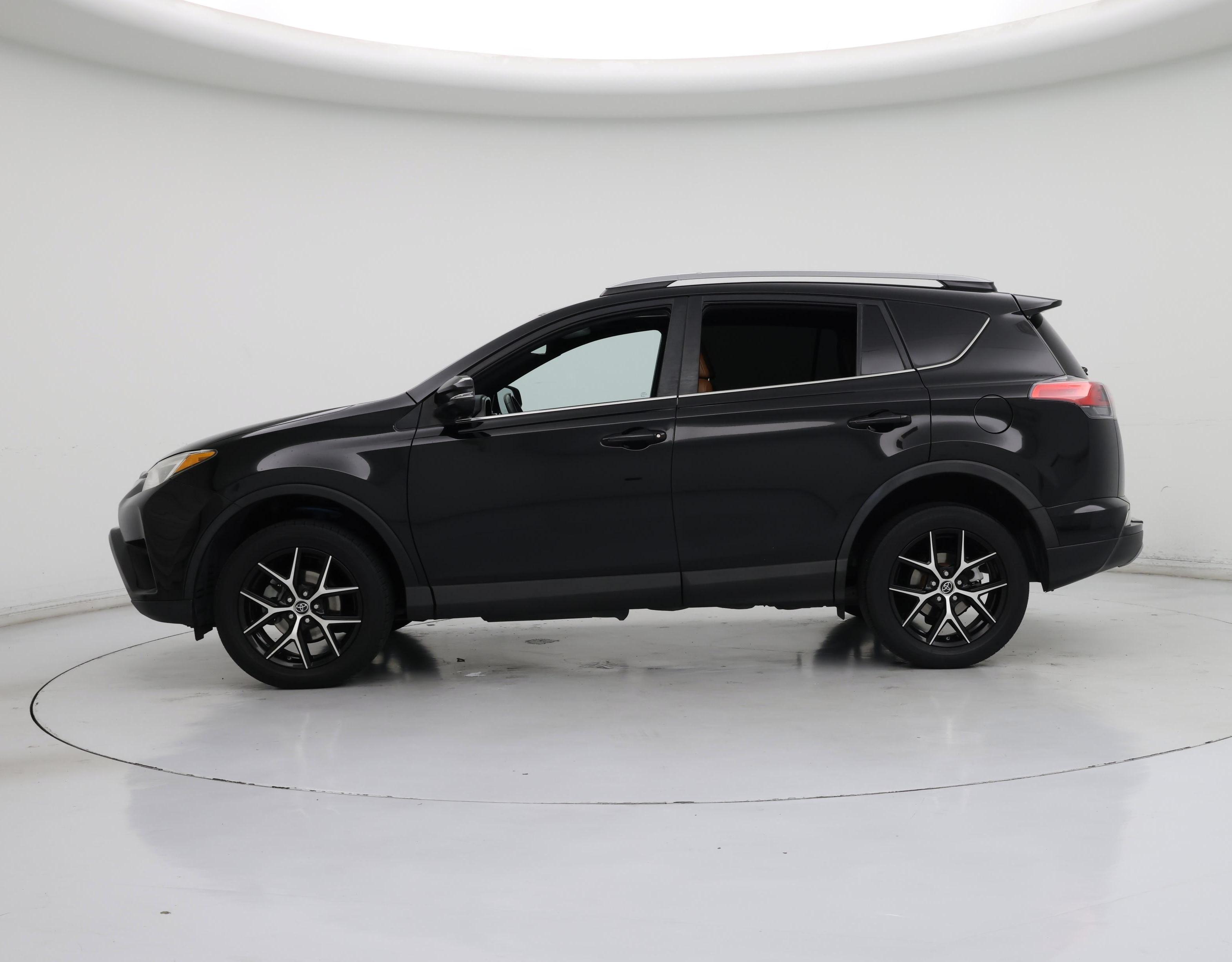 Thumbnail: 2017 Toyota RAV4 - 3