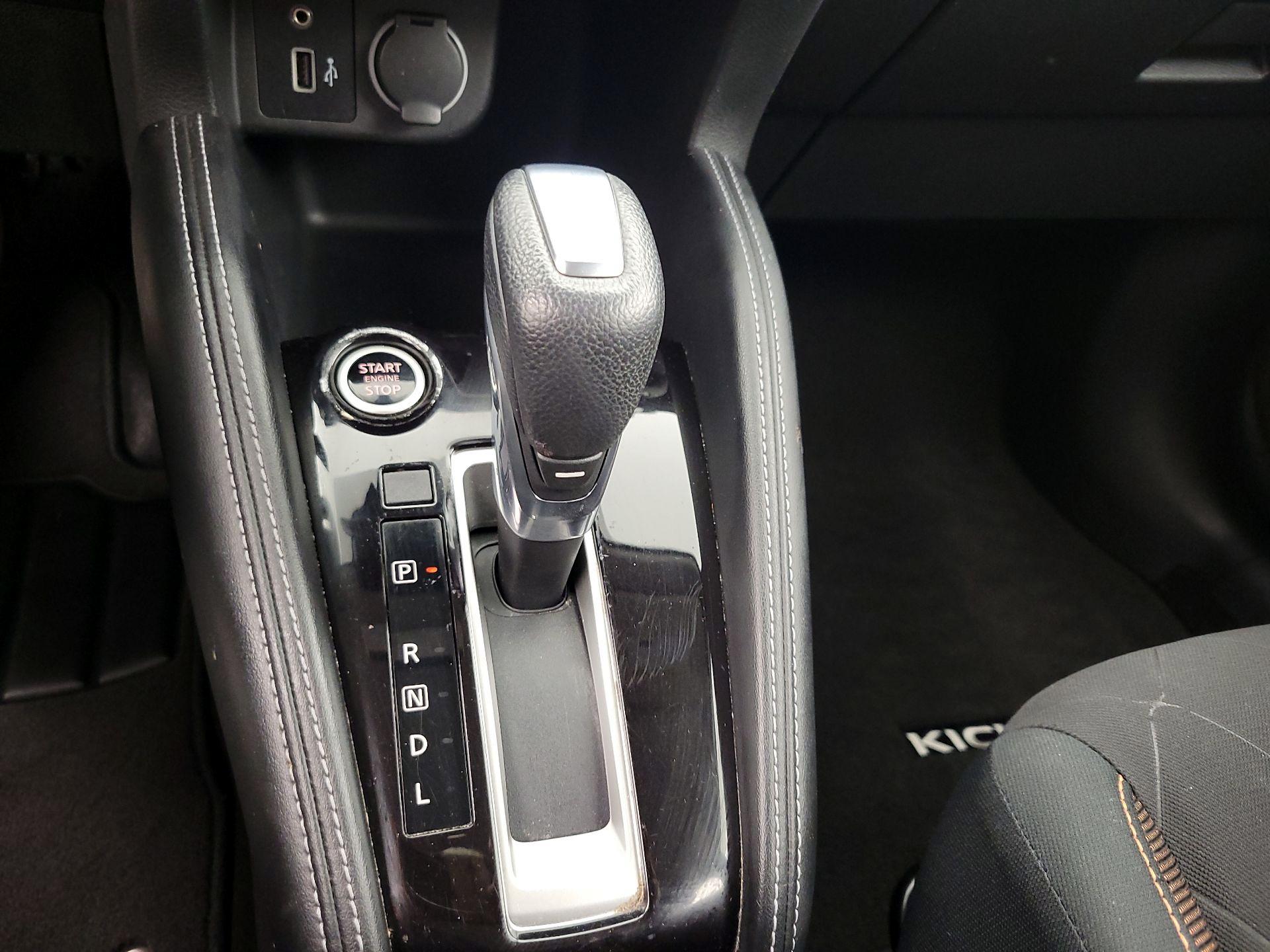 Thumbnail: 2020 Nissan Kicks - 16