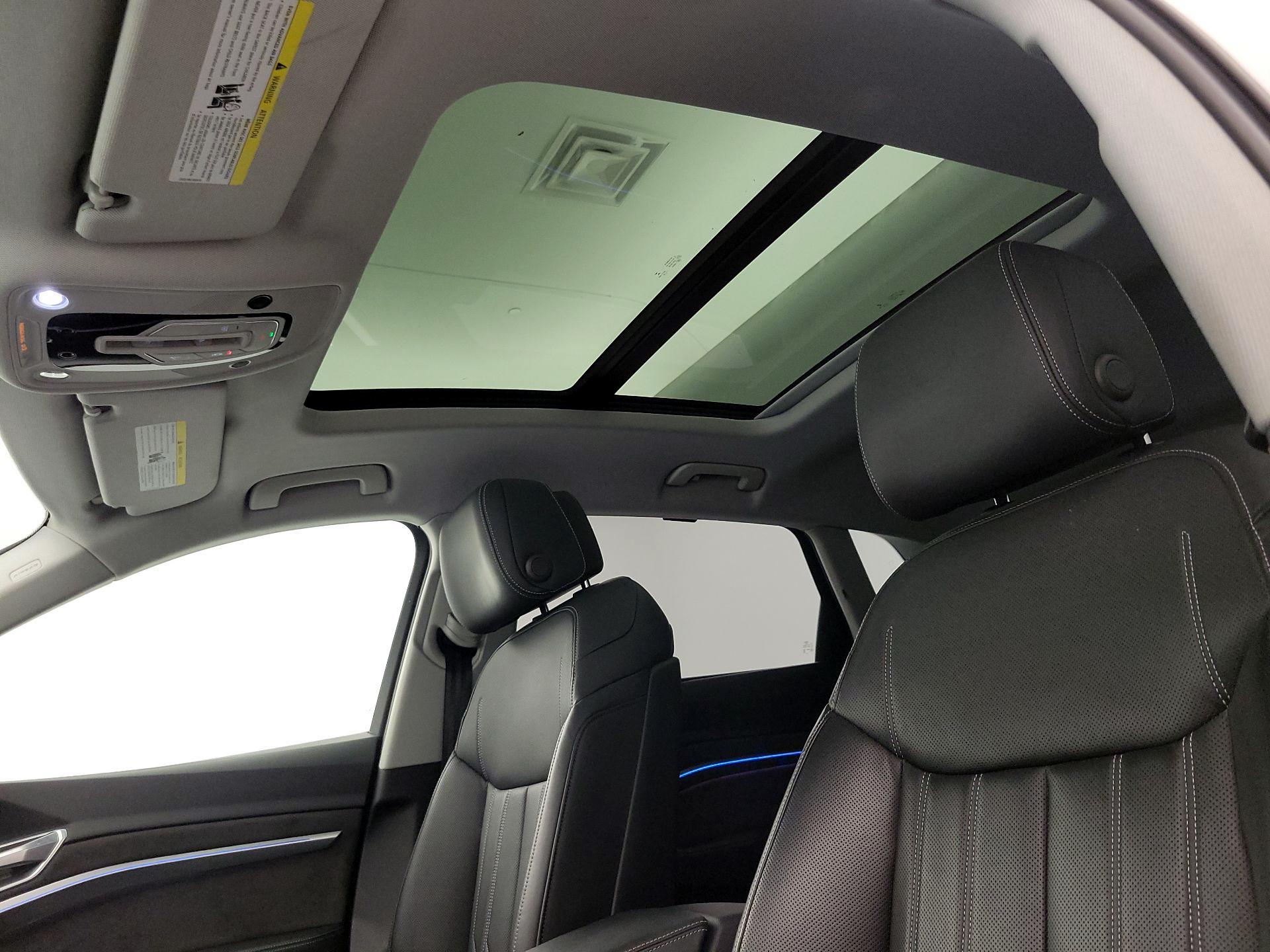 Thumbnail: 2019 Audi e-tron - 20