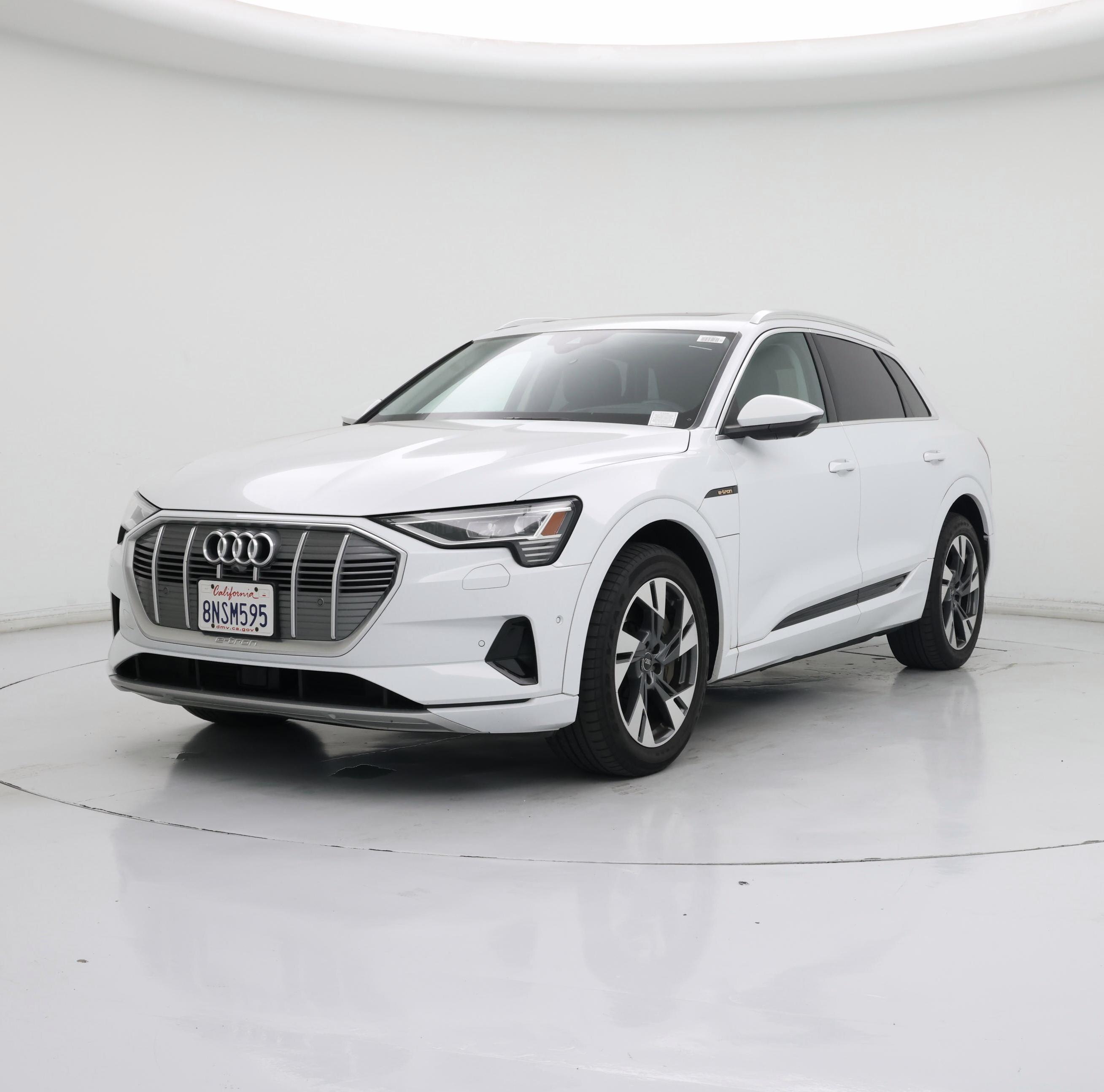 Thumbnail: 2019 Audi e-tron - 4