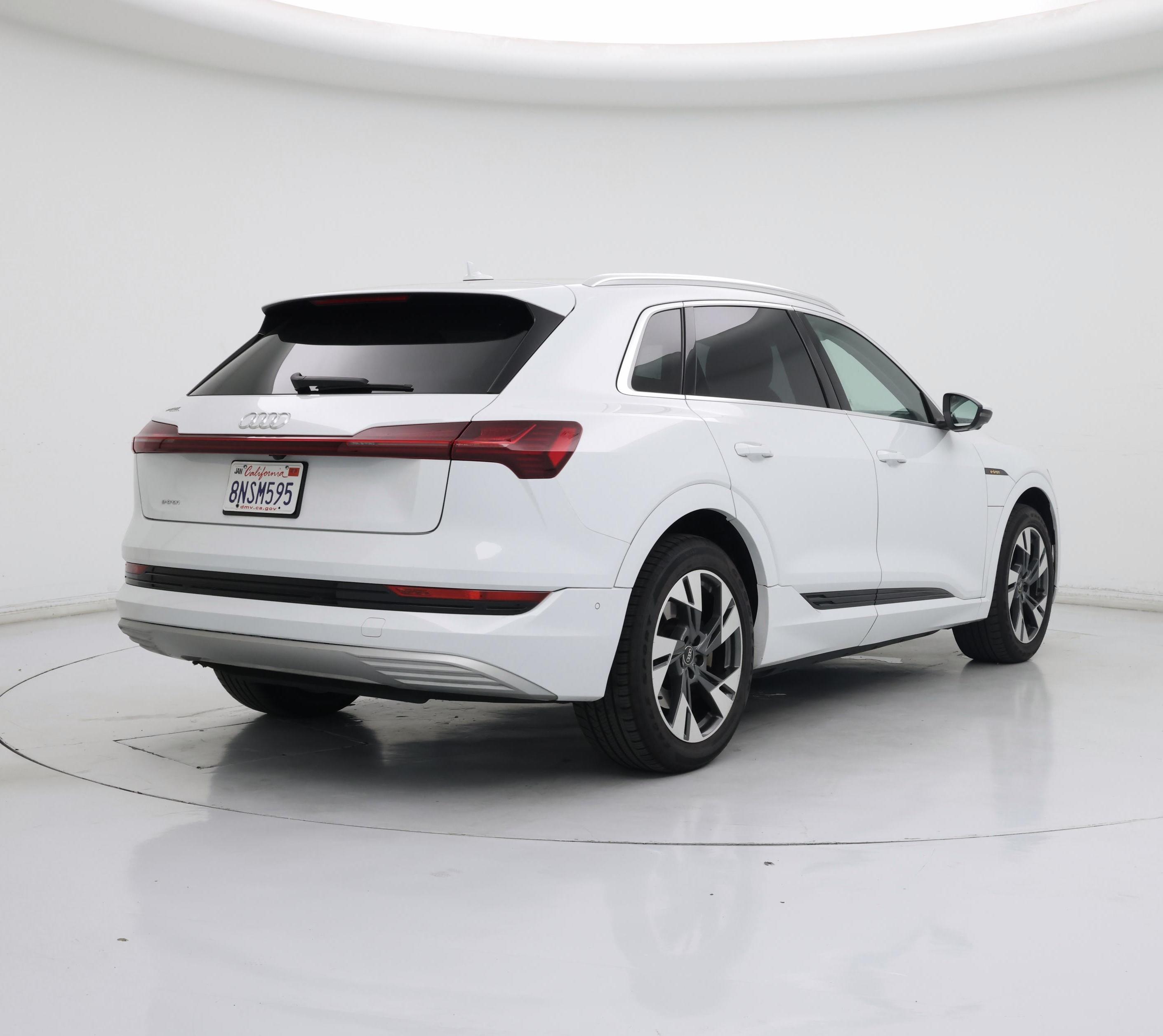 Thumbnail: 2019 Audi e-tron - 8