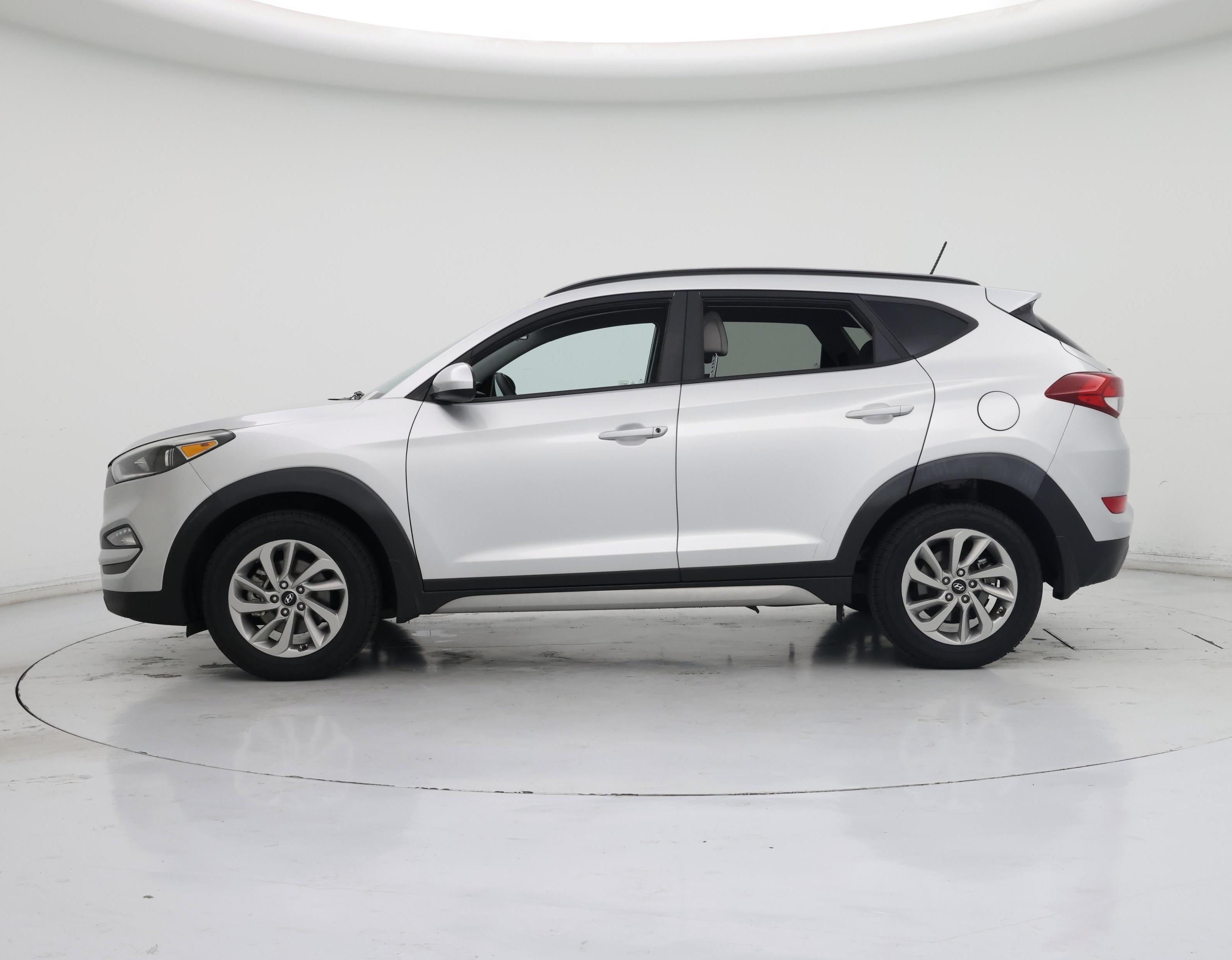 Thumbnail: 2017 Hyundai Tucson - 3