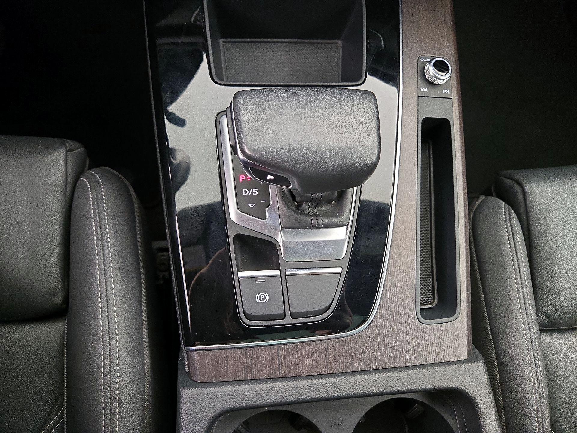 Thumbnail: 2023 Audi Q5 - 17